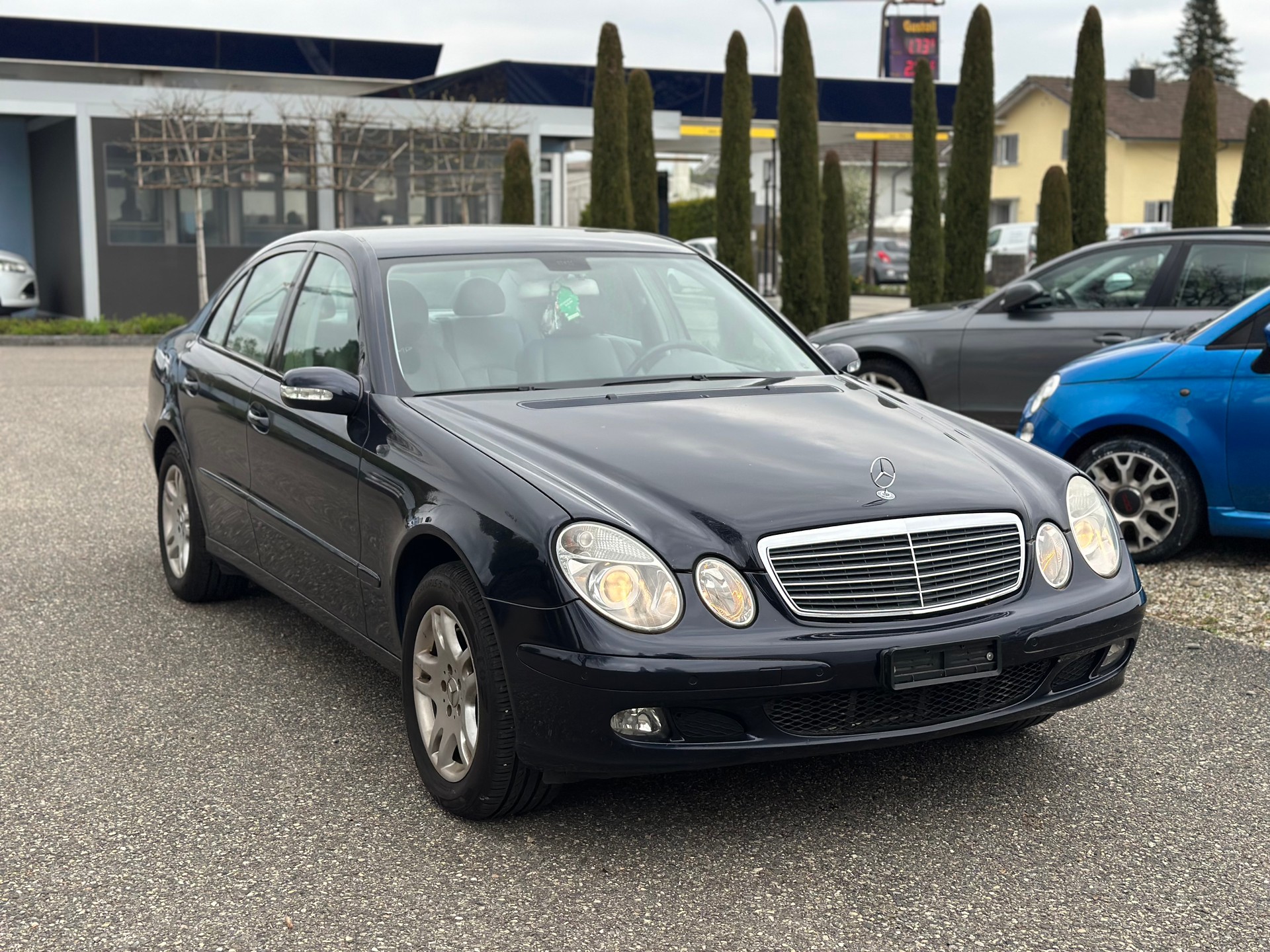 MERCEDES-BENZ E 220 CDI Classic-image-0