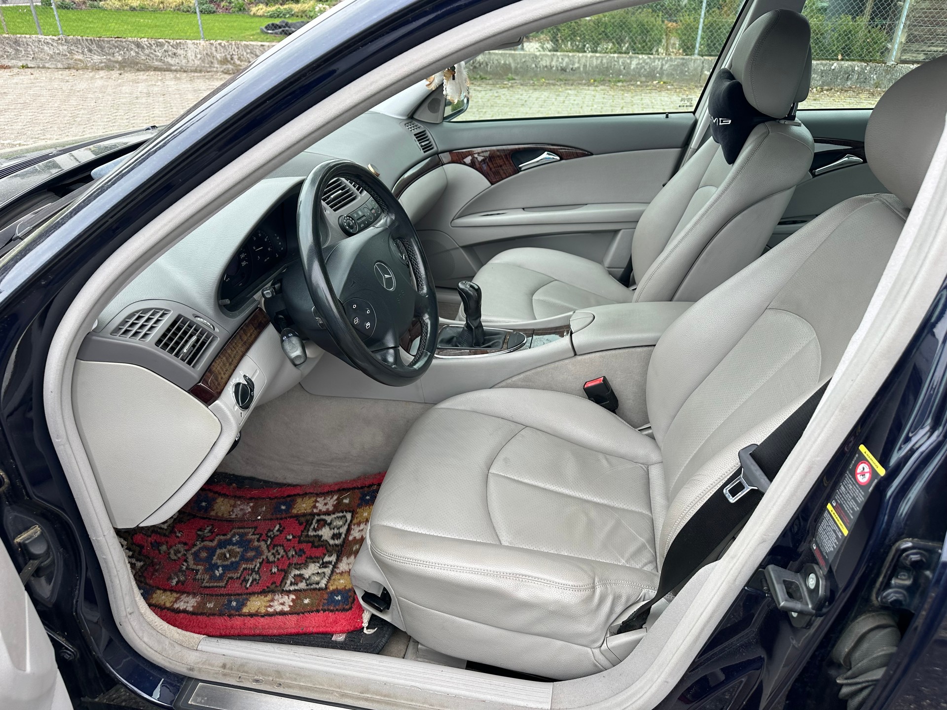 MERCEDES-BENZ E 220 CDI Classic-image-8