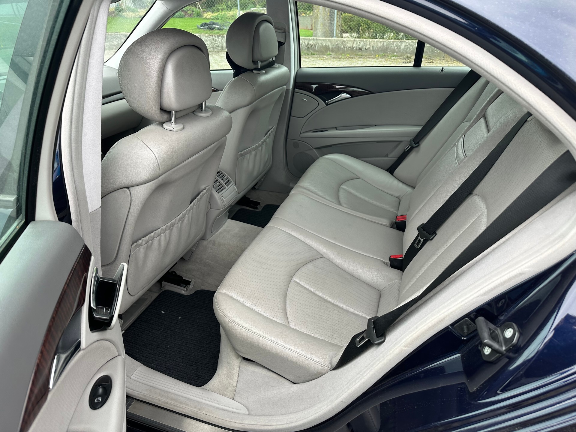 MERCEDES-BENZ E 220 CDI Classic-image-7