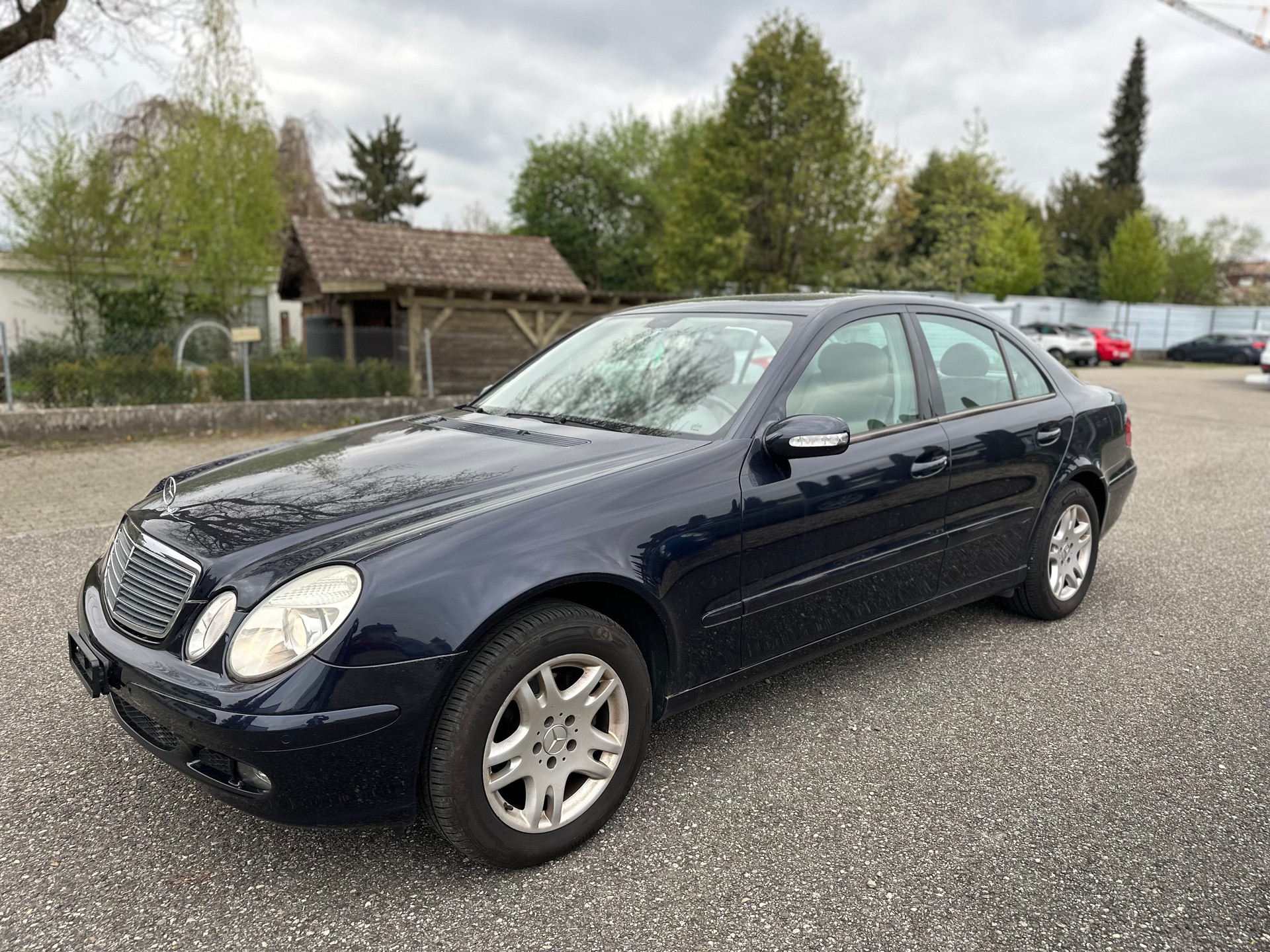 MERCEDES-BENZ E 220 CDI Classic-image-3