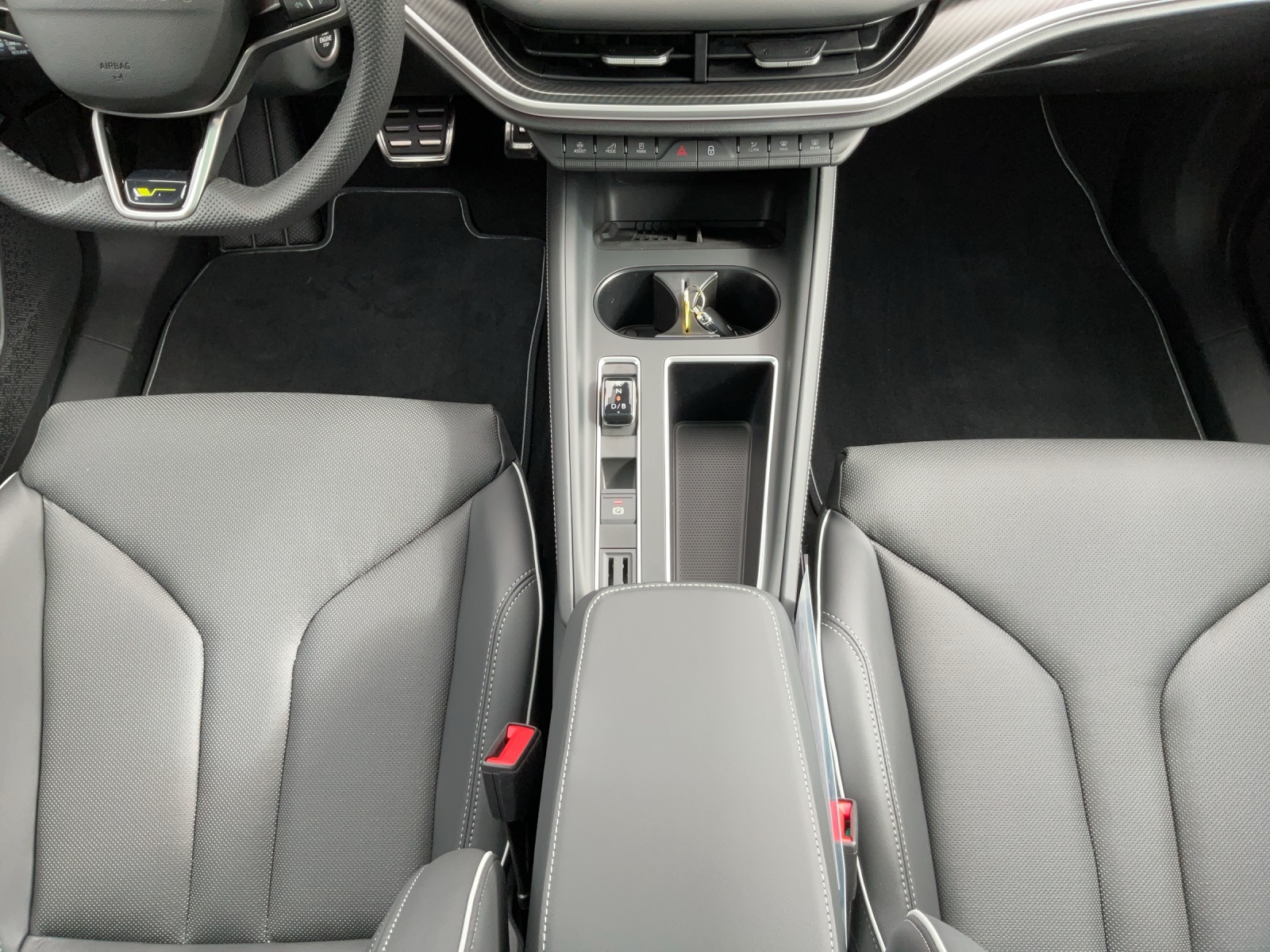 SKODA Enyaq 4x4 RS-image-11