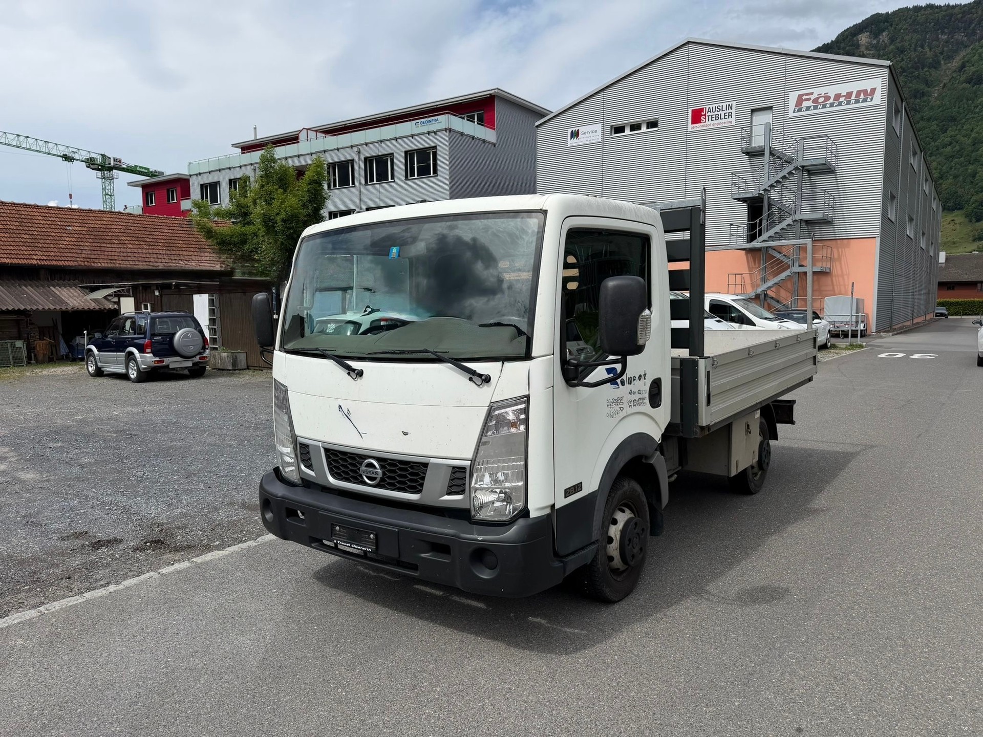 NISSAN CABSTAR-showroom-element-1