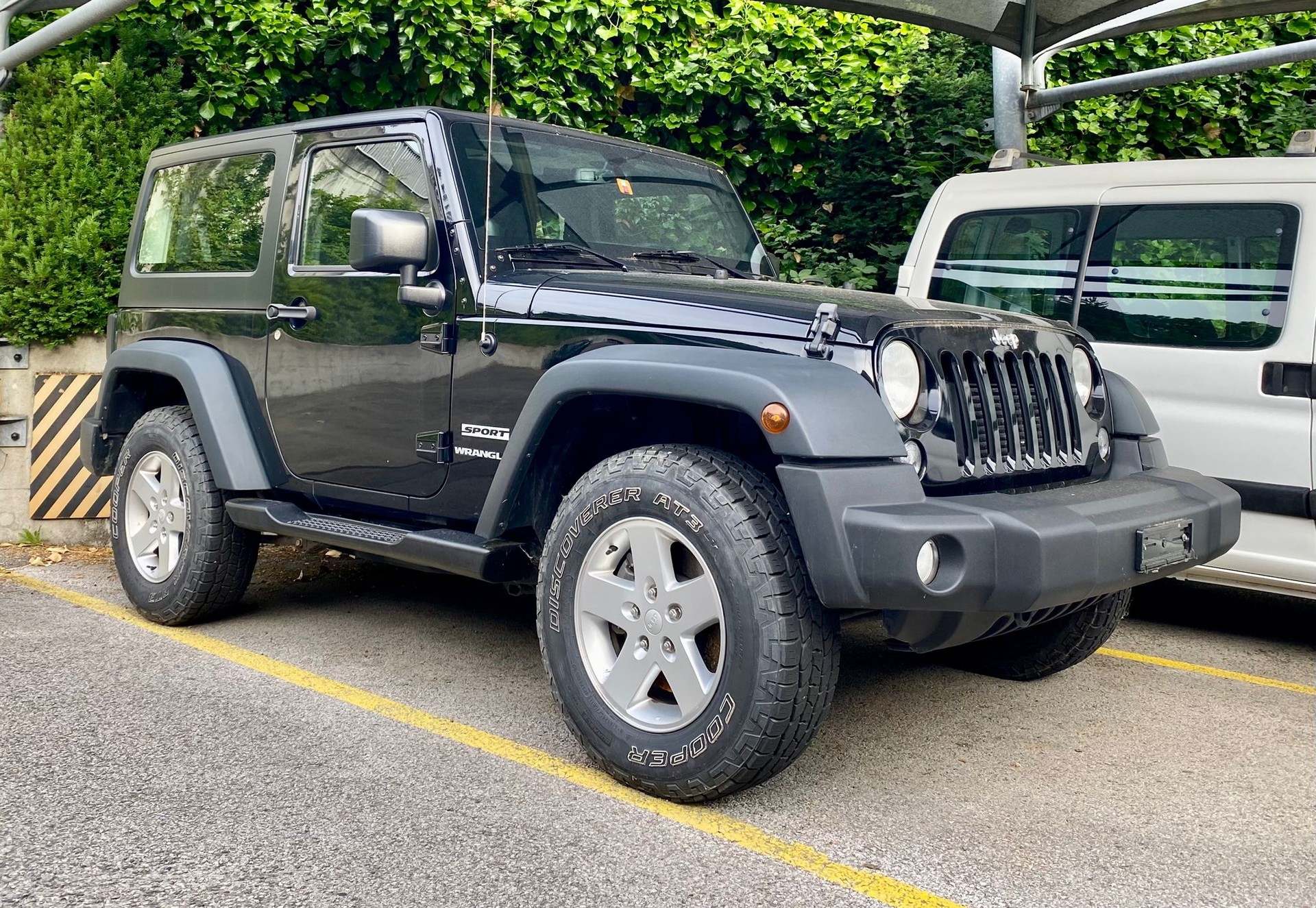 JEEP 2.8 CRD Sport-image-1
