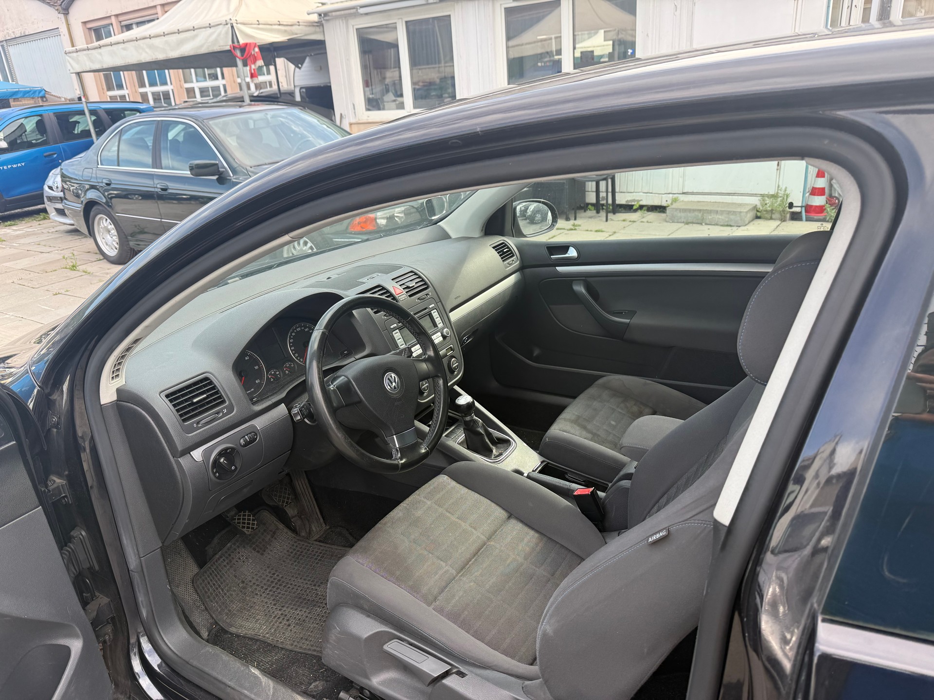 VW Golf 1.9 TDI Sportline-image-6