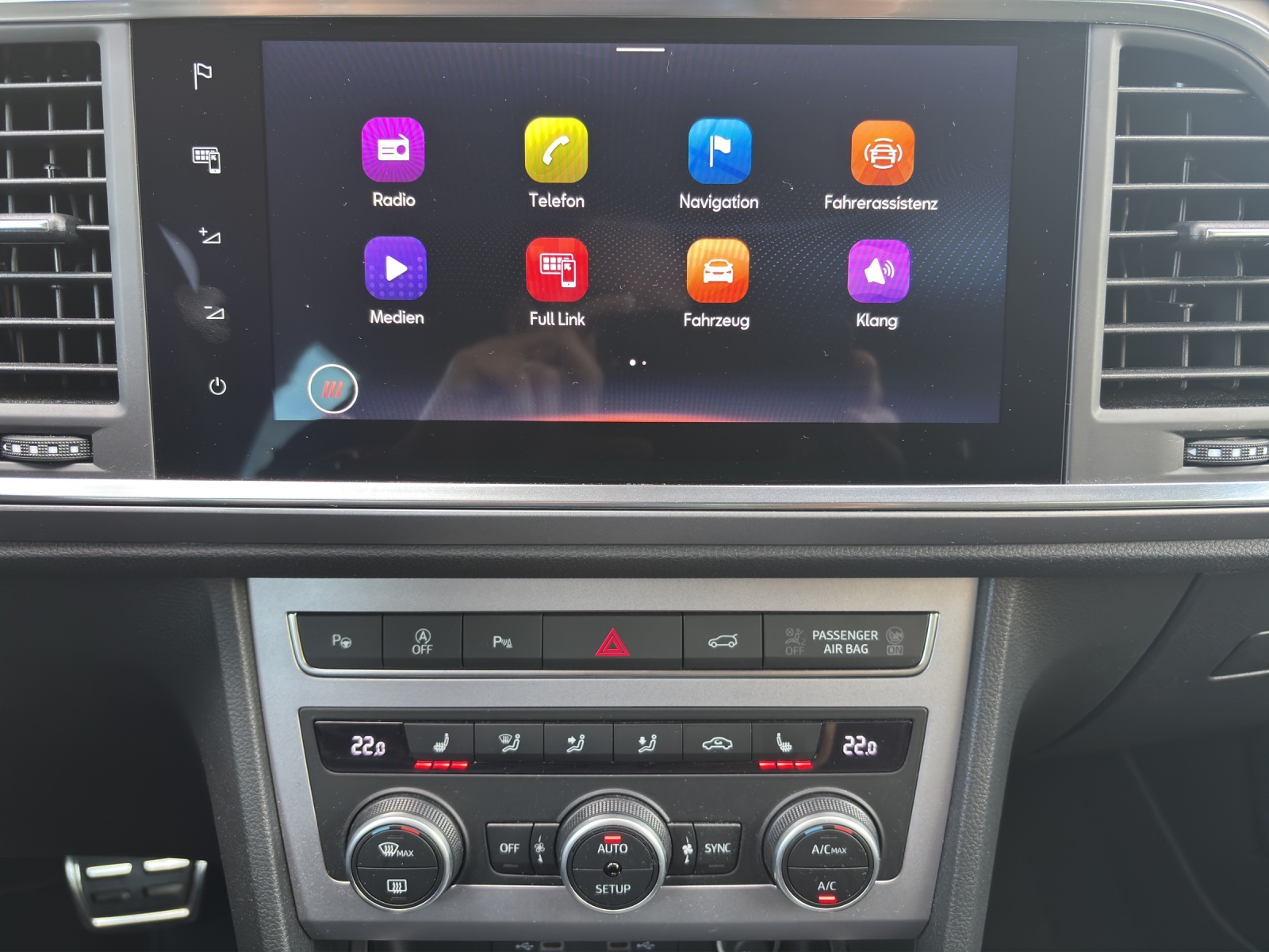 SEAT Ateca 1.5 TSI EVO DSG FR mit AHK, Winterräder & fortl. Werksgarantie-image-17