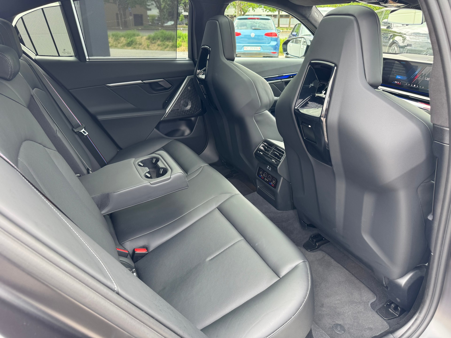 BMW M5 xDrive-image-17