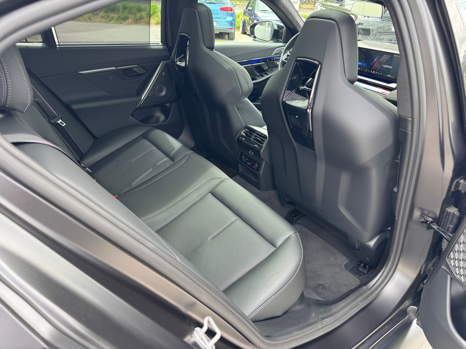 BMW M5 xDrive-image-12