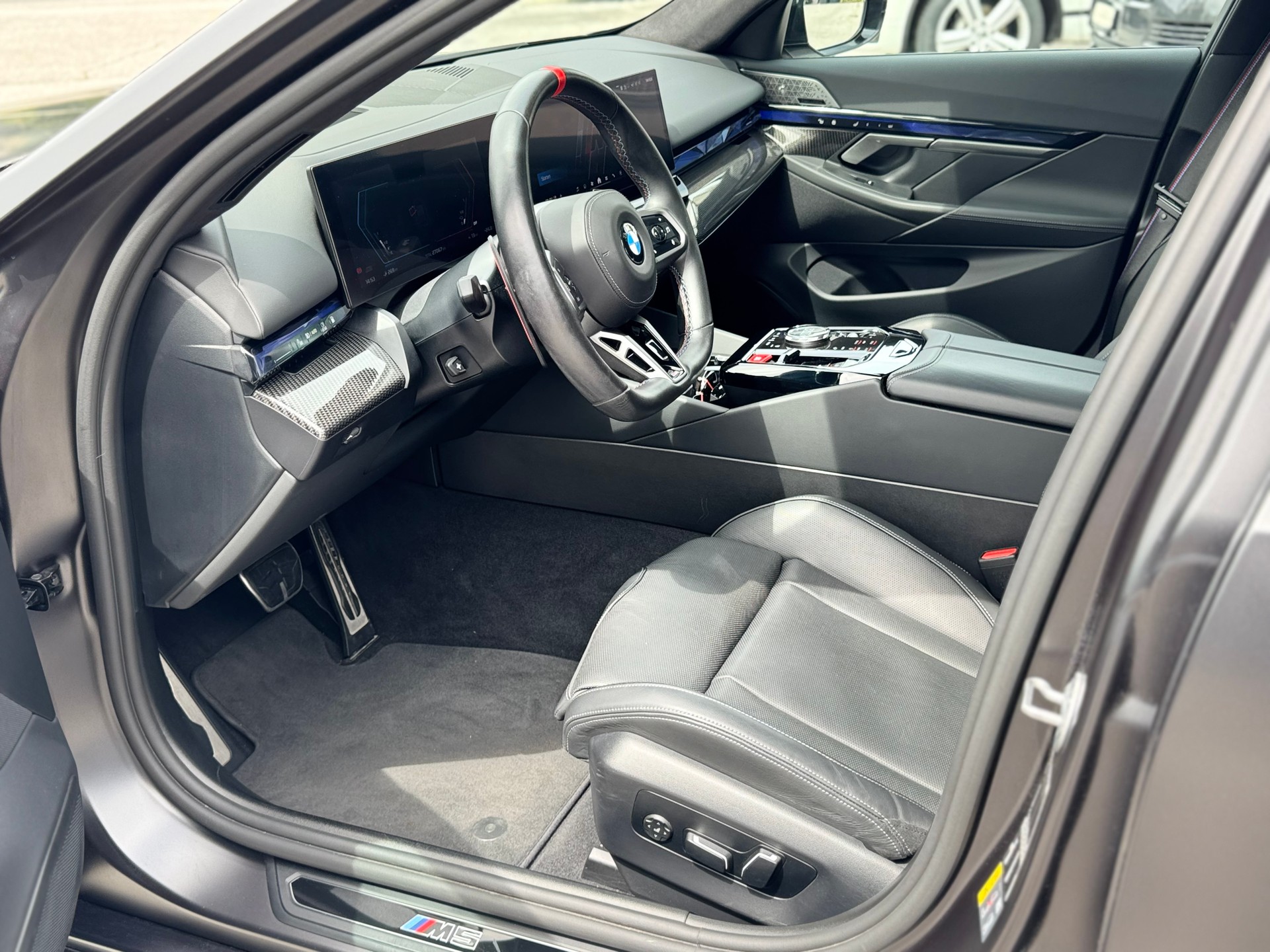 BMW M5 xDrive-image-19