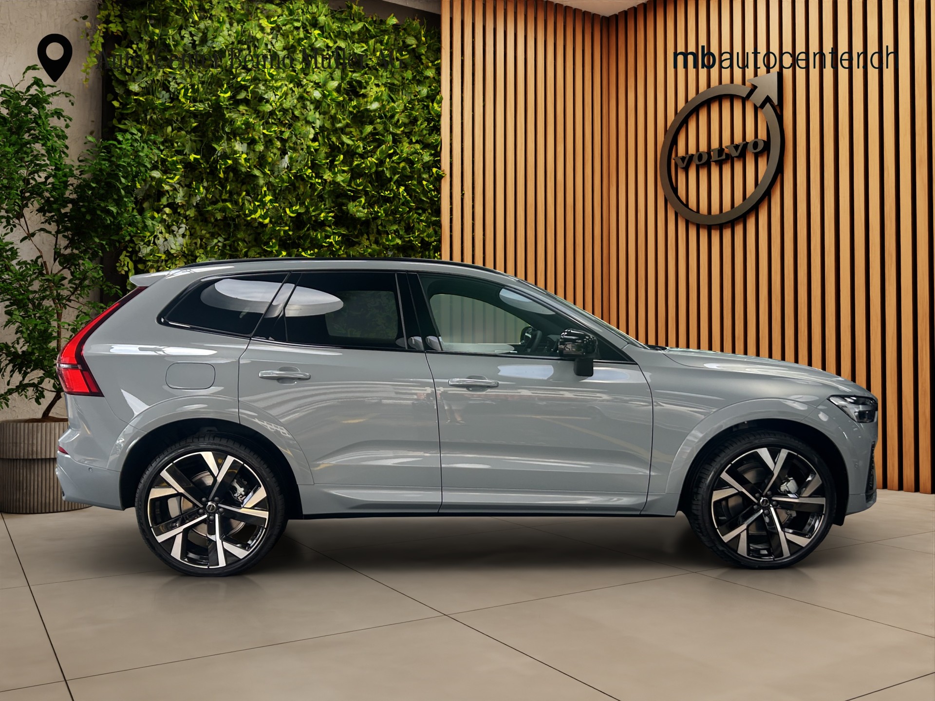 VOLVO XC60 2.0 T6 TE Black Edition eAWD-image-5