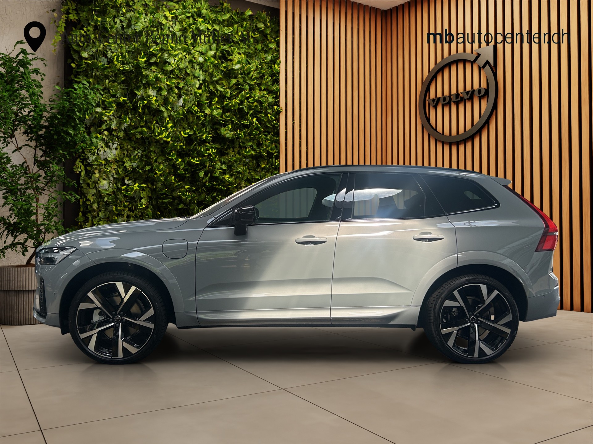 VOLVO XC60 2.0 T6 TE Black Edition eAWD-showroom-element-1