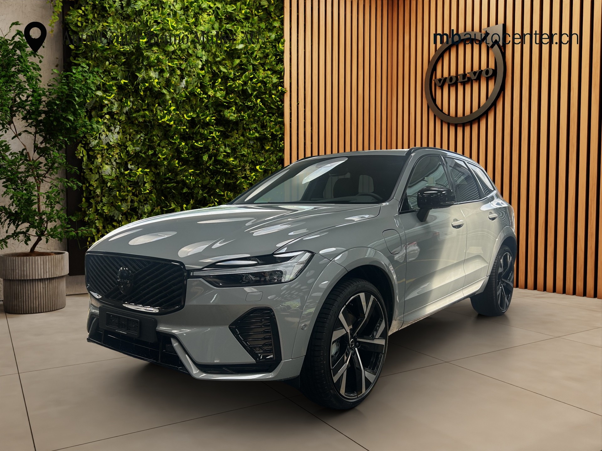 VOLVO XC60 2.0 T6 TE Black Edition eAWD-image-0