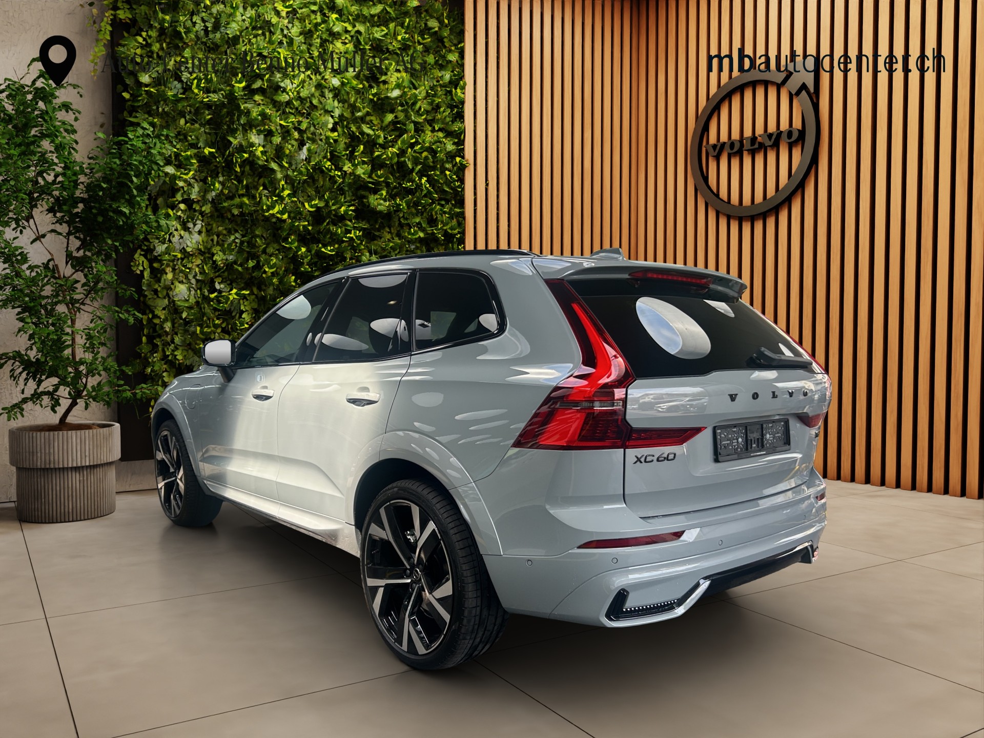 VOLVO XC60 2.0 T6 TE Black Edition eAWD-showroom-element-2