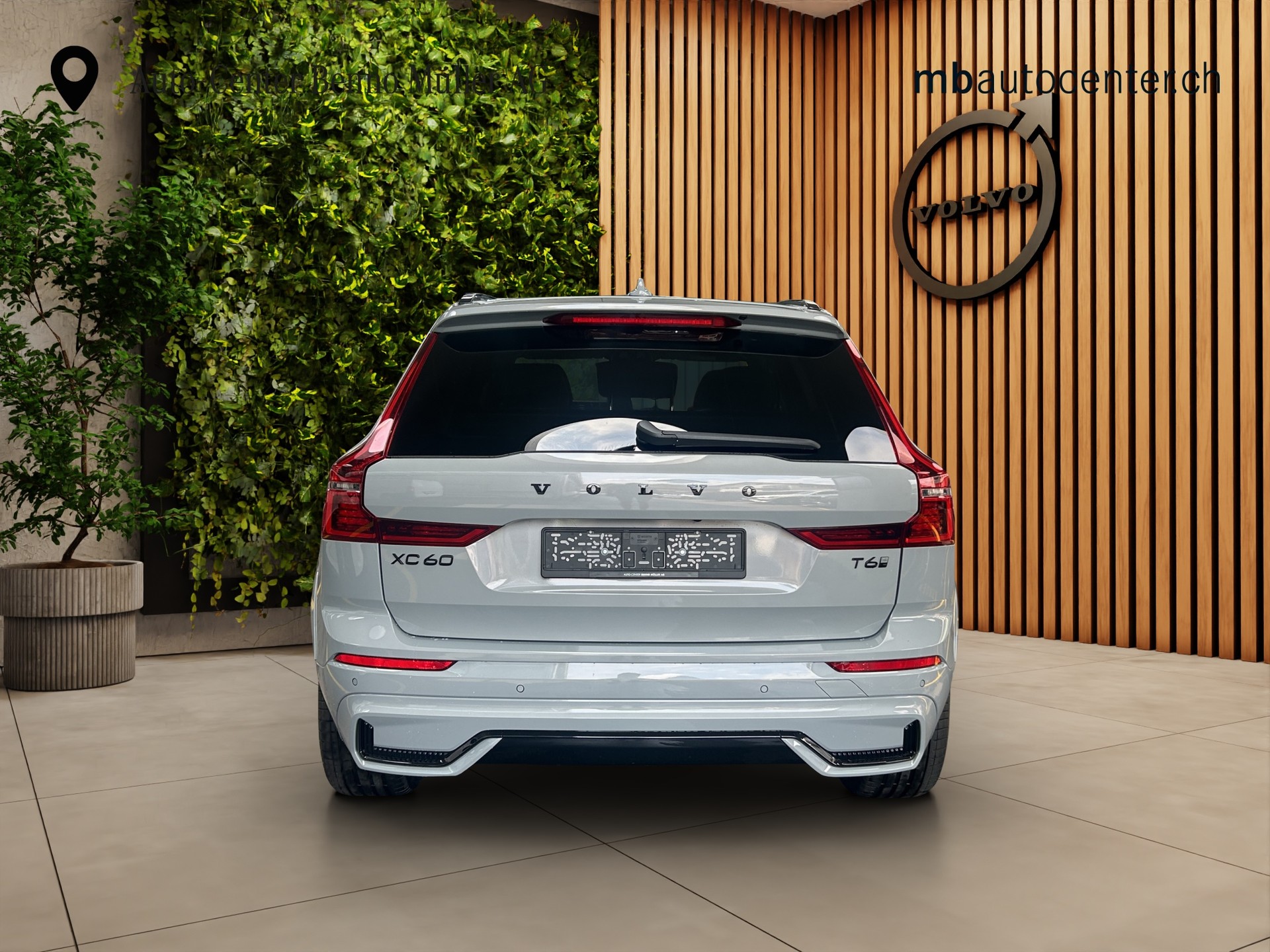 VOLVO XC60 2.0 T6 TE Black Edition eAWD-showroom-element-3