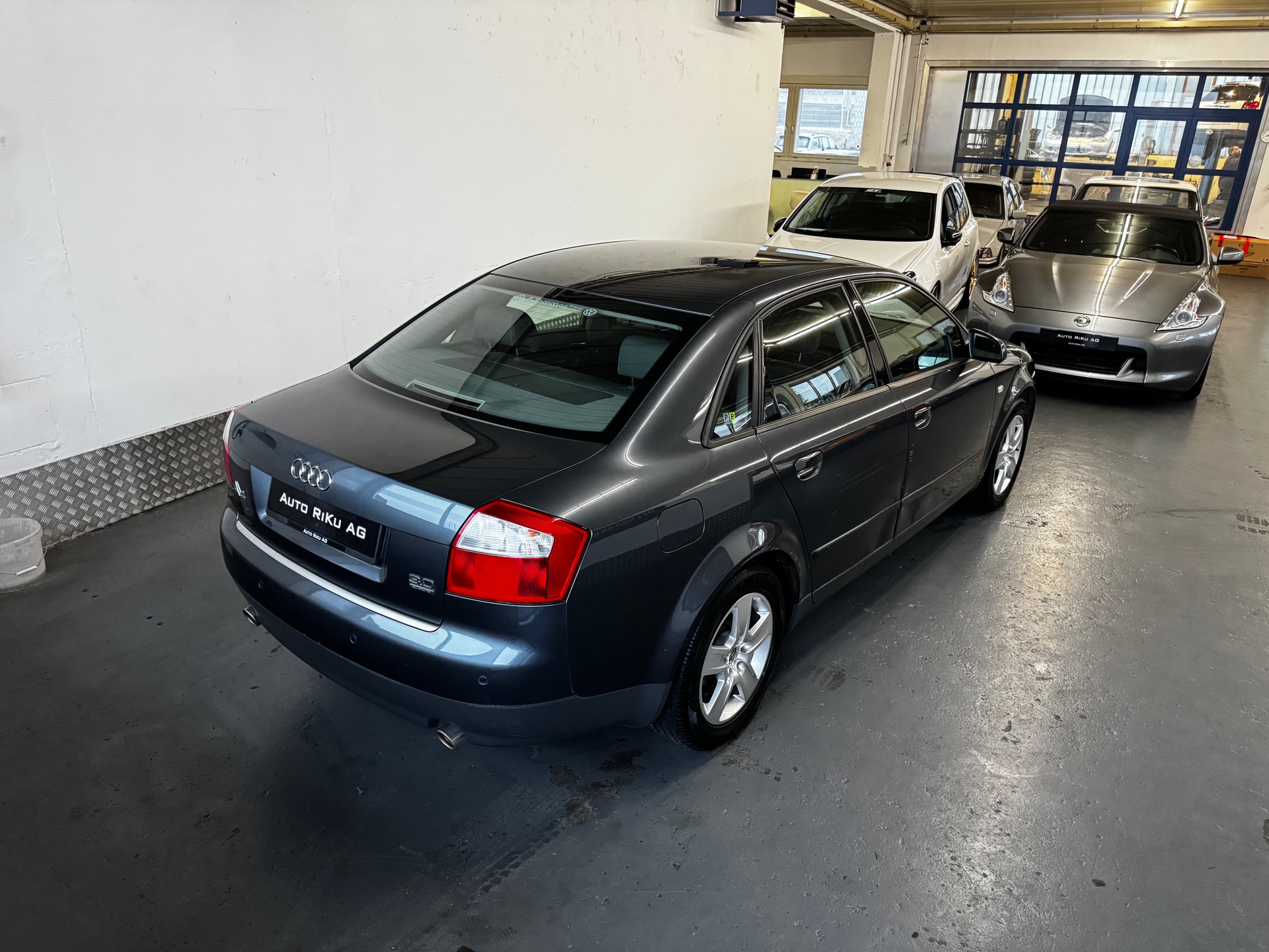 AUDI A4 3.0 V6 quattro-image-7
