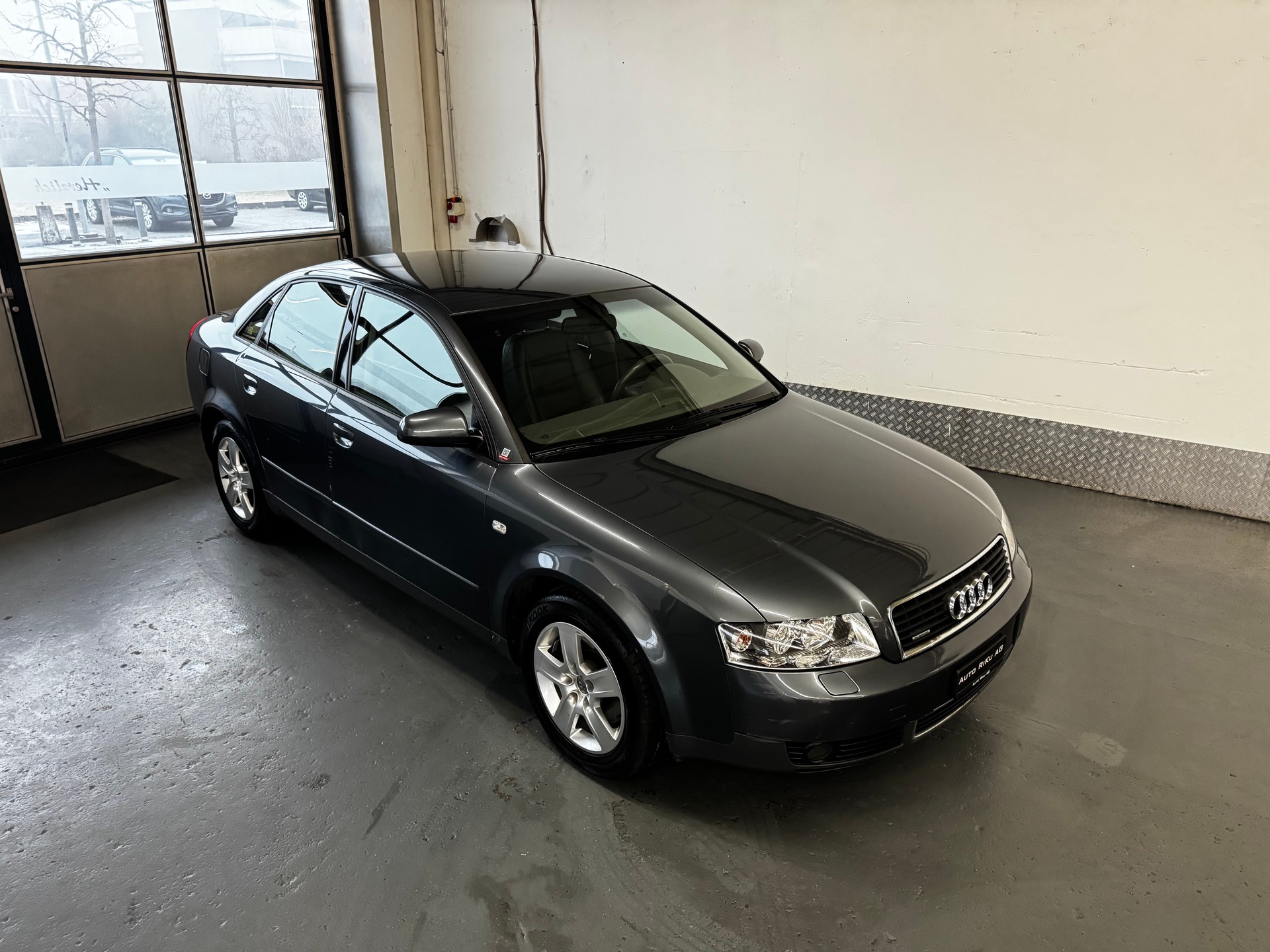 AUDI A4 3.0 V6 quattro-image-0
