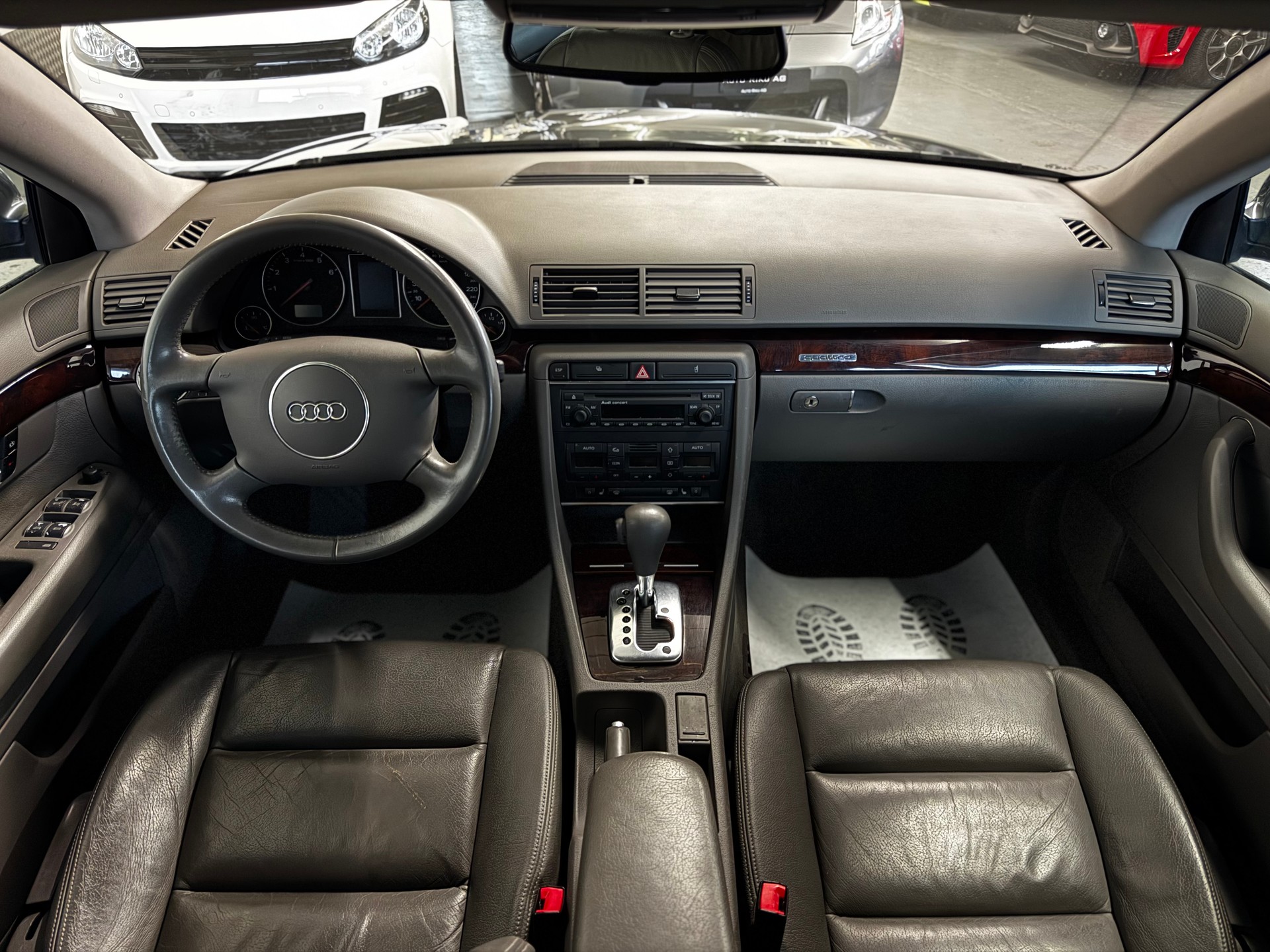 AUDI A4 3.0 V6 quattro-image-14