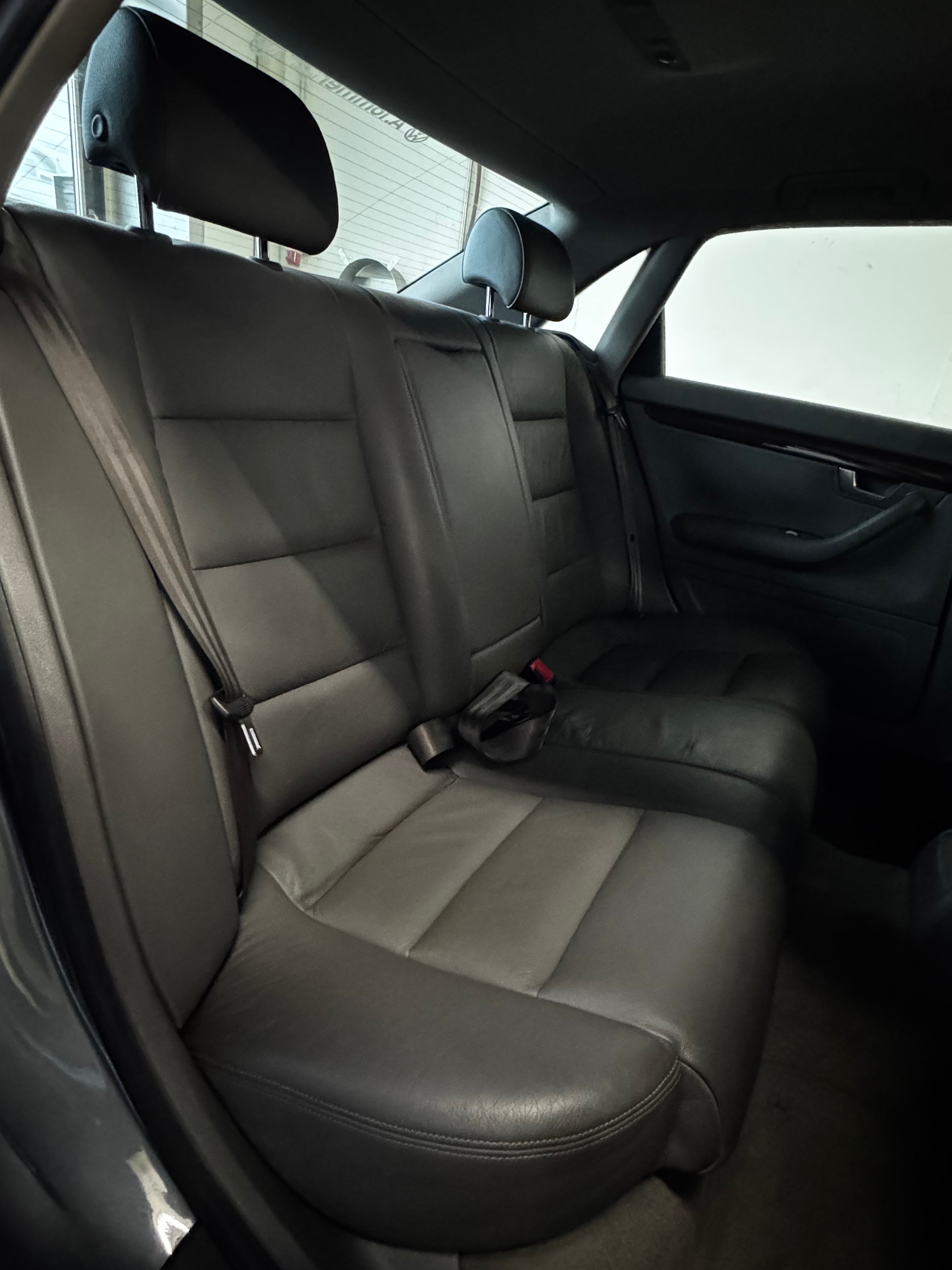AUDI A4 3.0 V6 quattro-image-20
