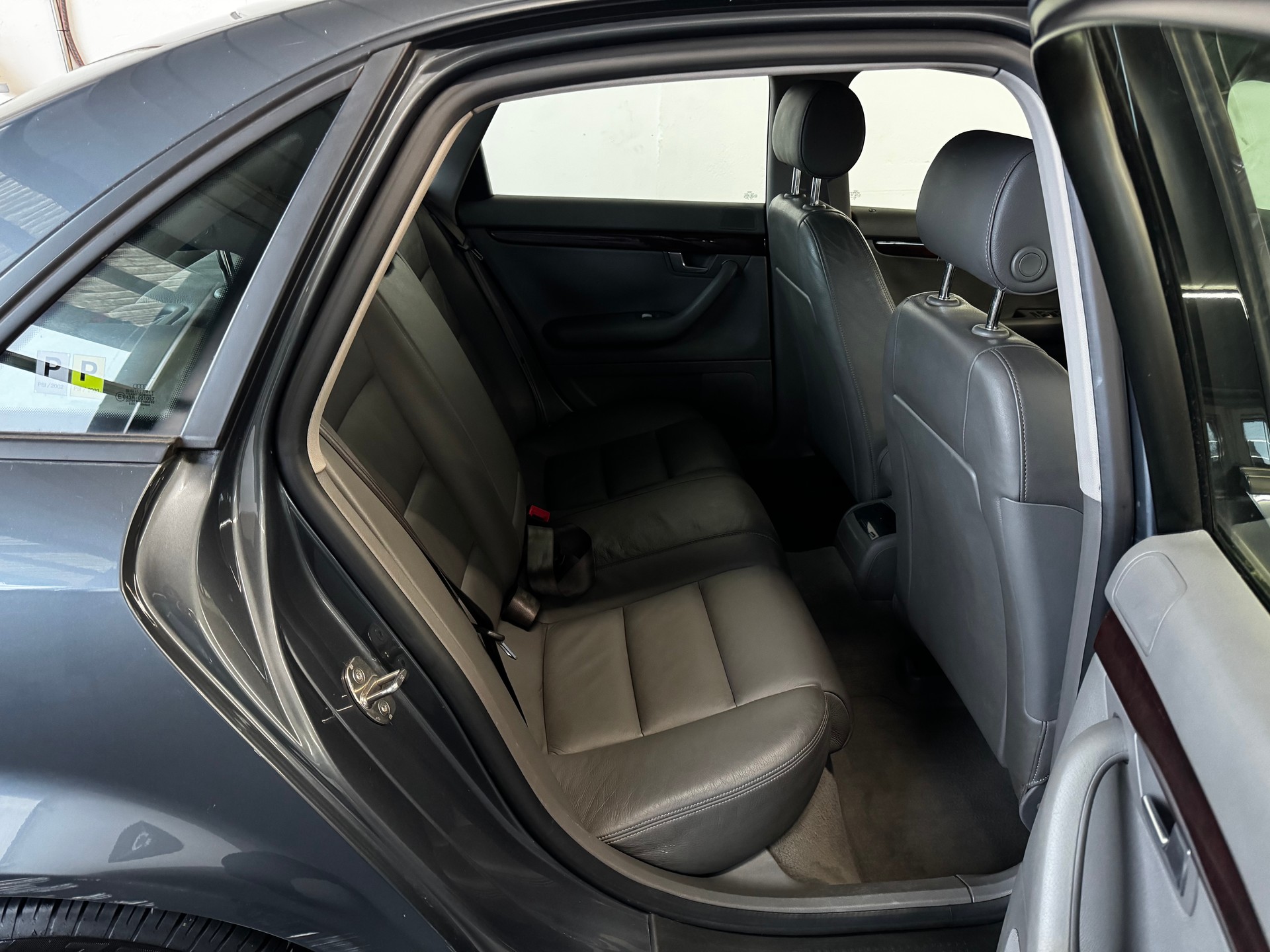 AUDI A4 3.0 V6 quattro-image-19