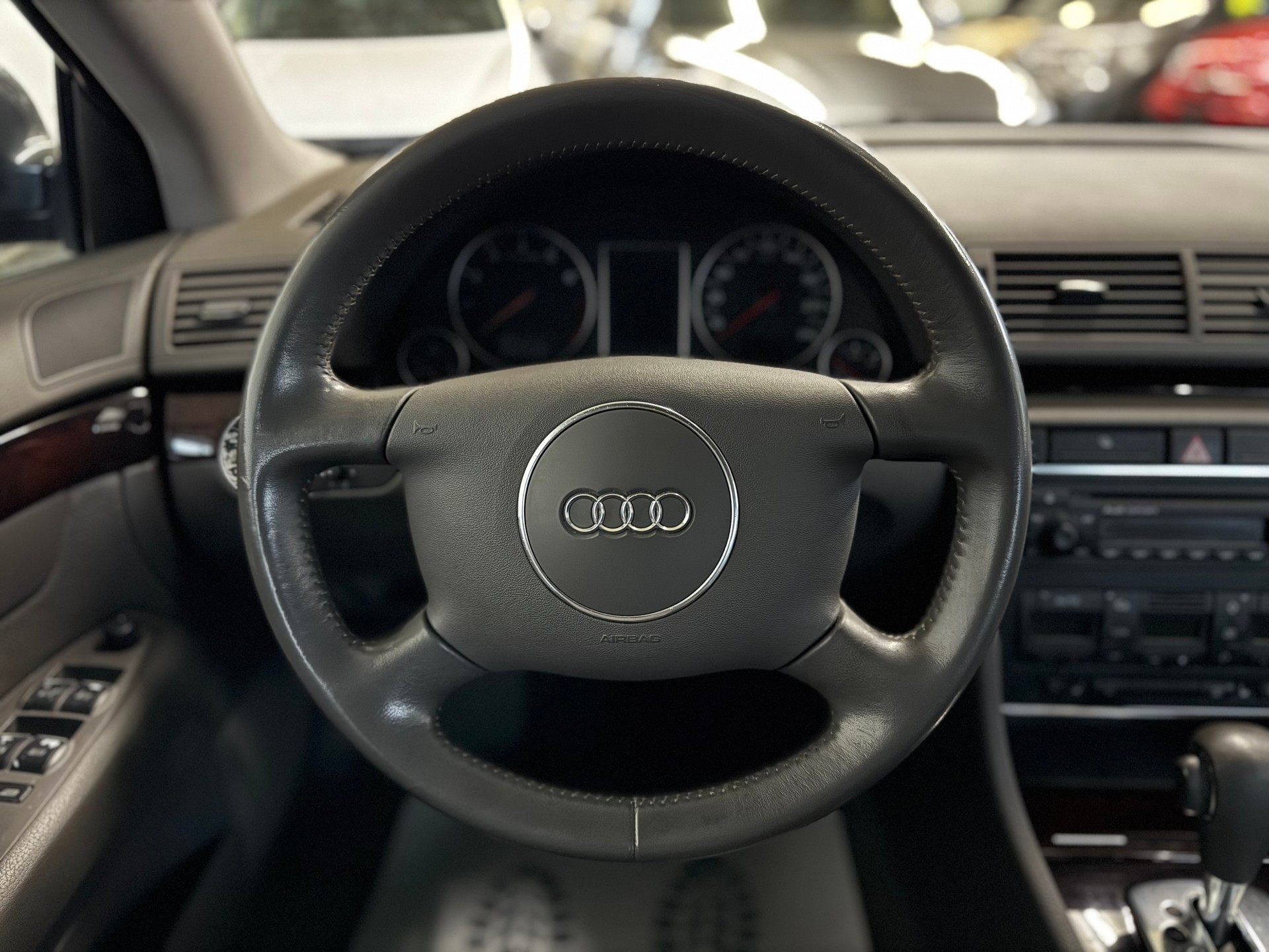 AUDI A4 3.0 V6 quattro-image-16