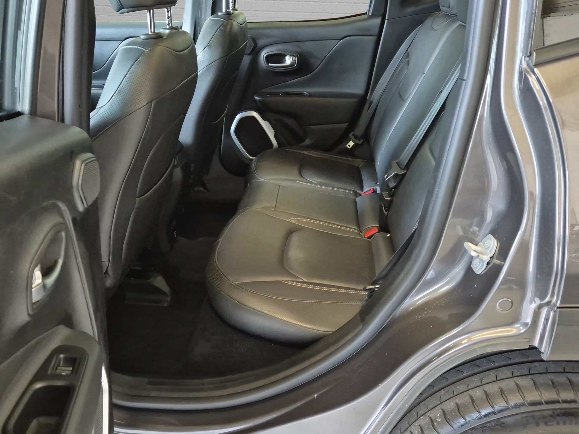 JEEP Renegade 1.4 Turbo Limited AWD-image-30