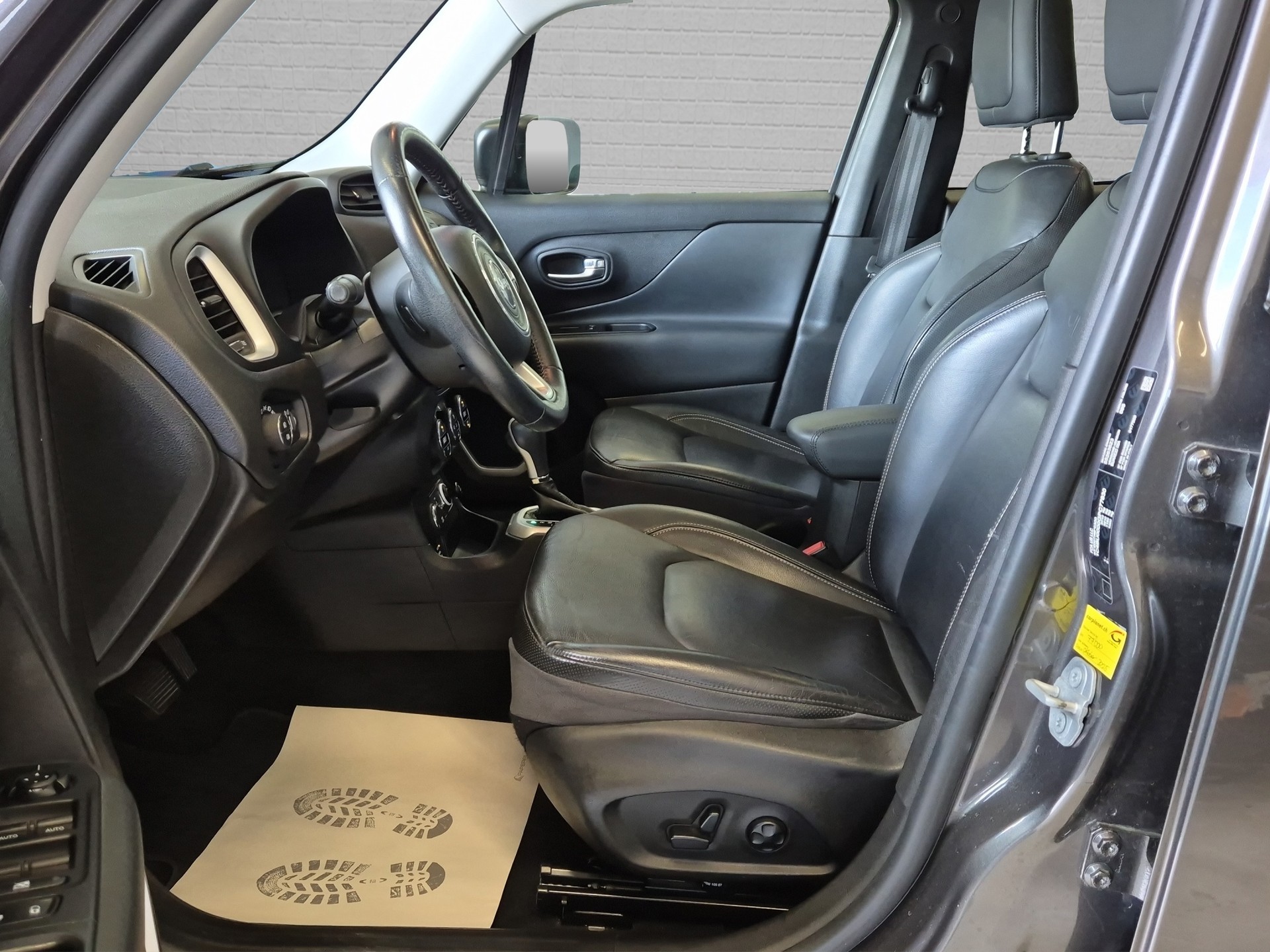 JEEP Renegade 1.4 Turbo Limited AWD-image-15