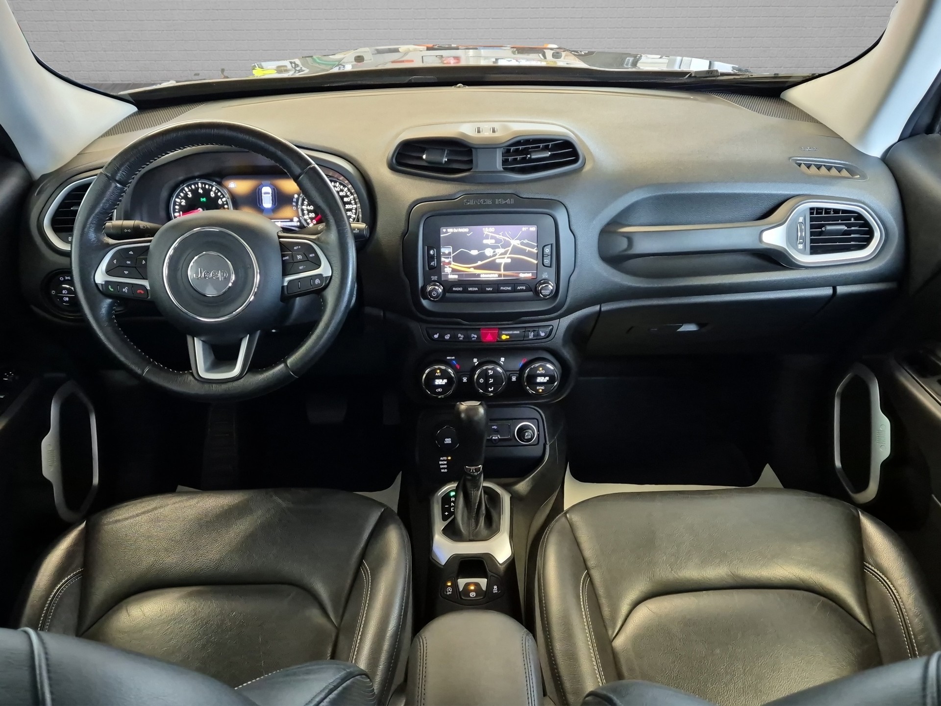 JEEP Renegade 1.4 Turbo Limited AWD-image-14