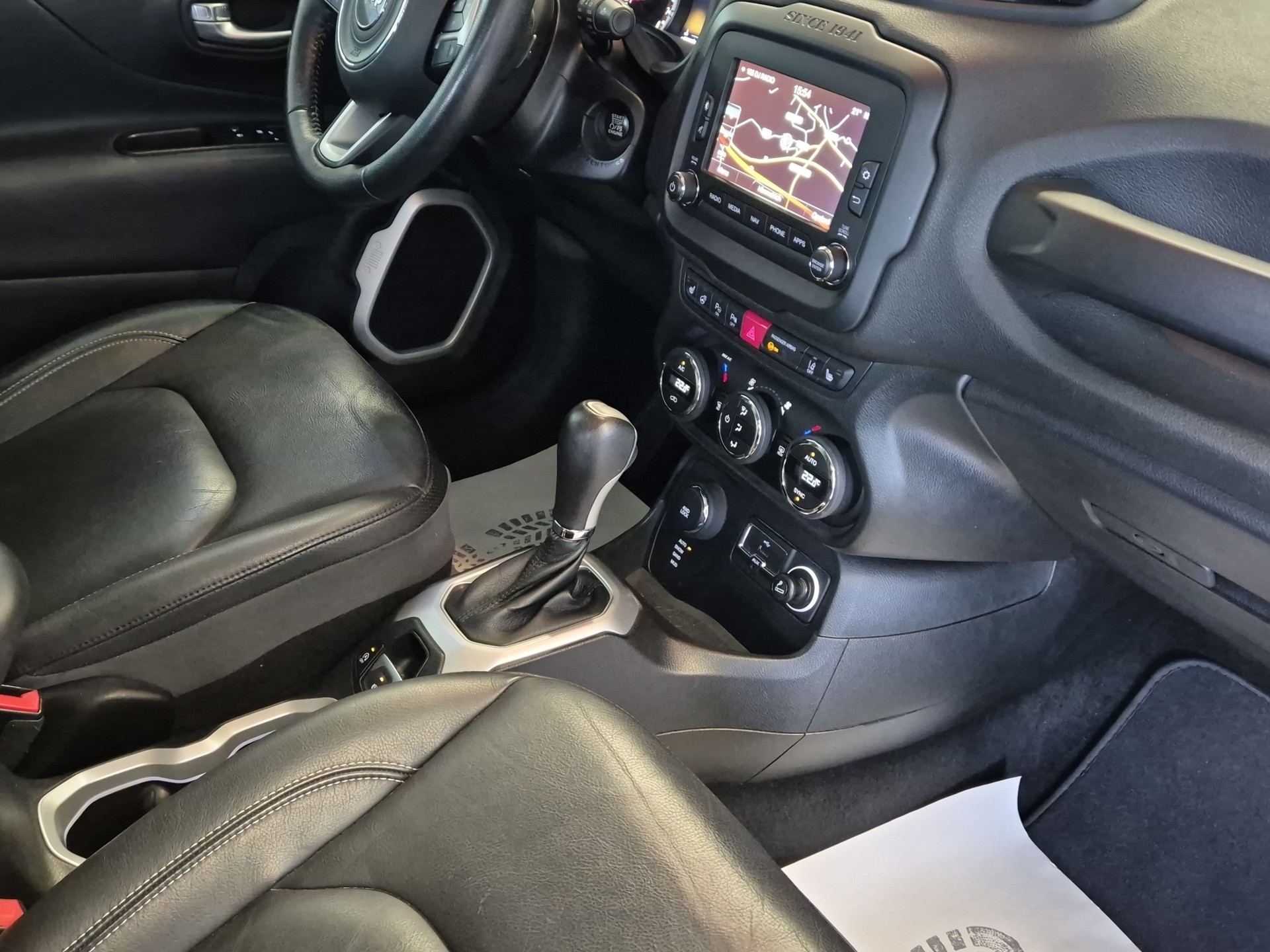 JEEP Renegade 1.4 Turbo Limited AWD-image-23