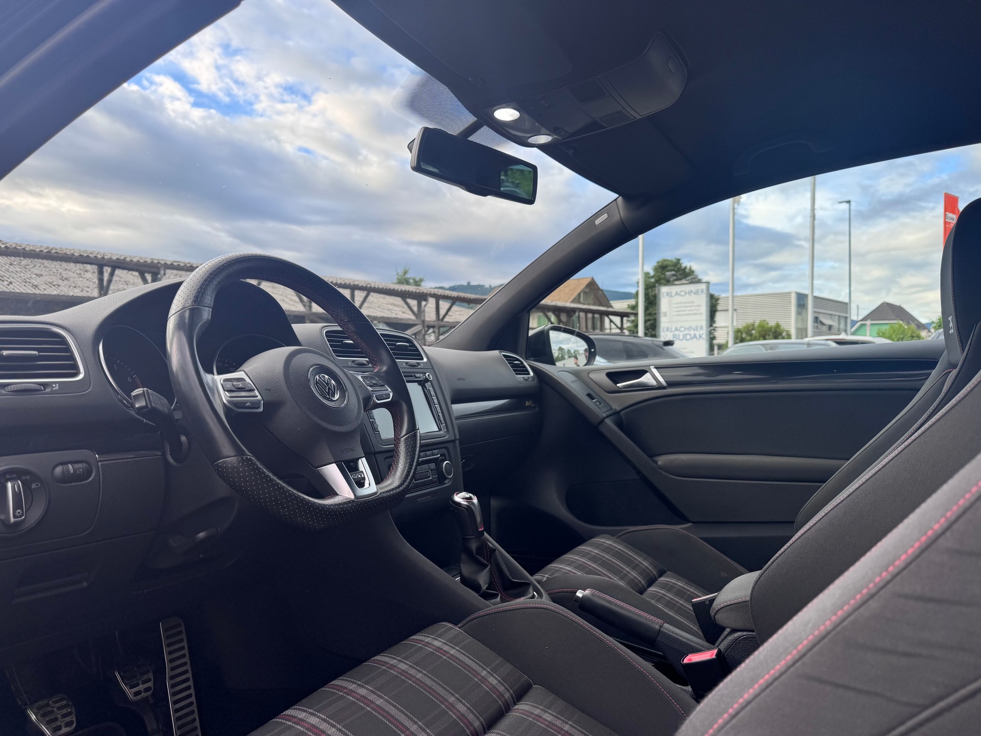 VW Golf 2.0 TSI GTI Edition 35-image-6
