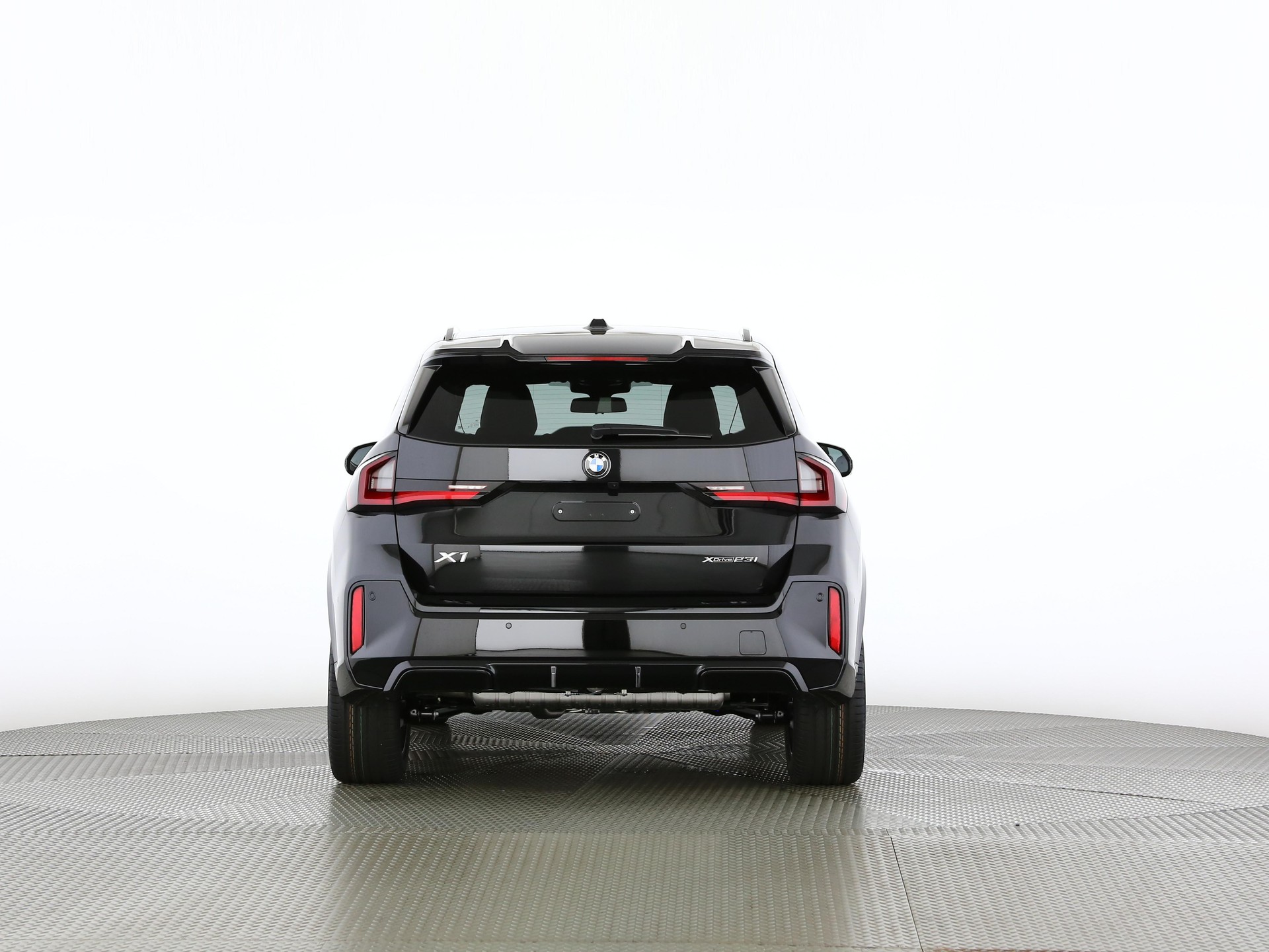 BMW X1 23i xDrive paddles-image-3