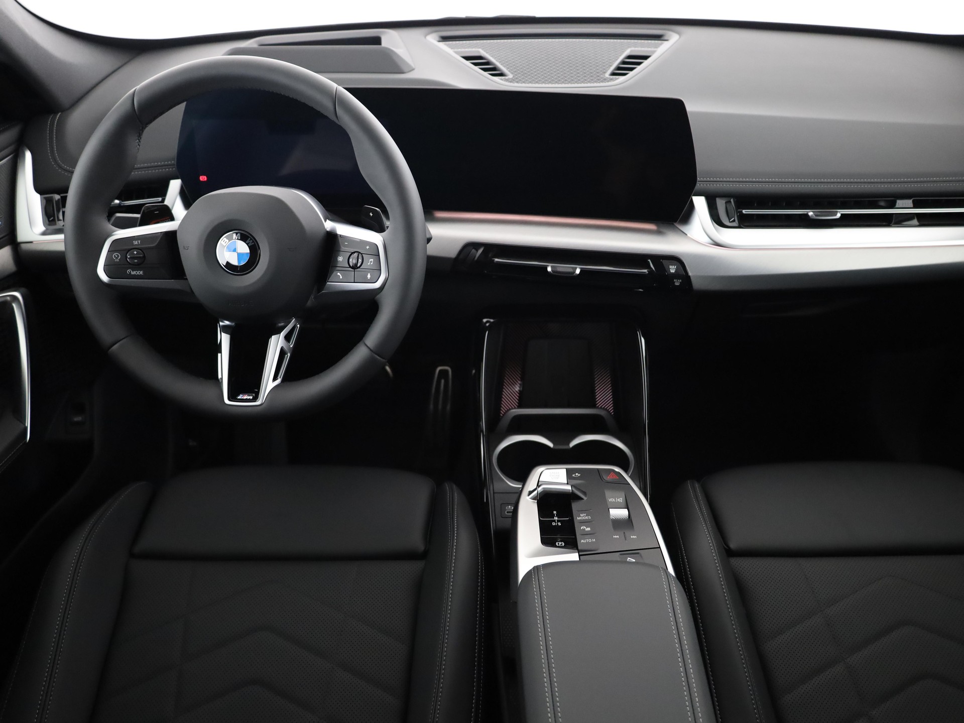 BMW X1 23i xDrive paddles-image-16