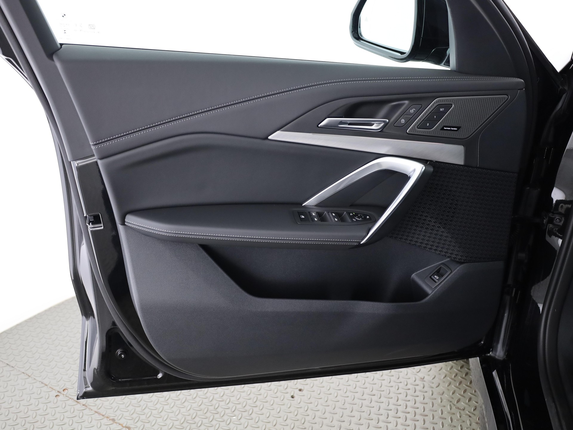 BMW X1 23i xDrive paddles-image-9