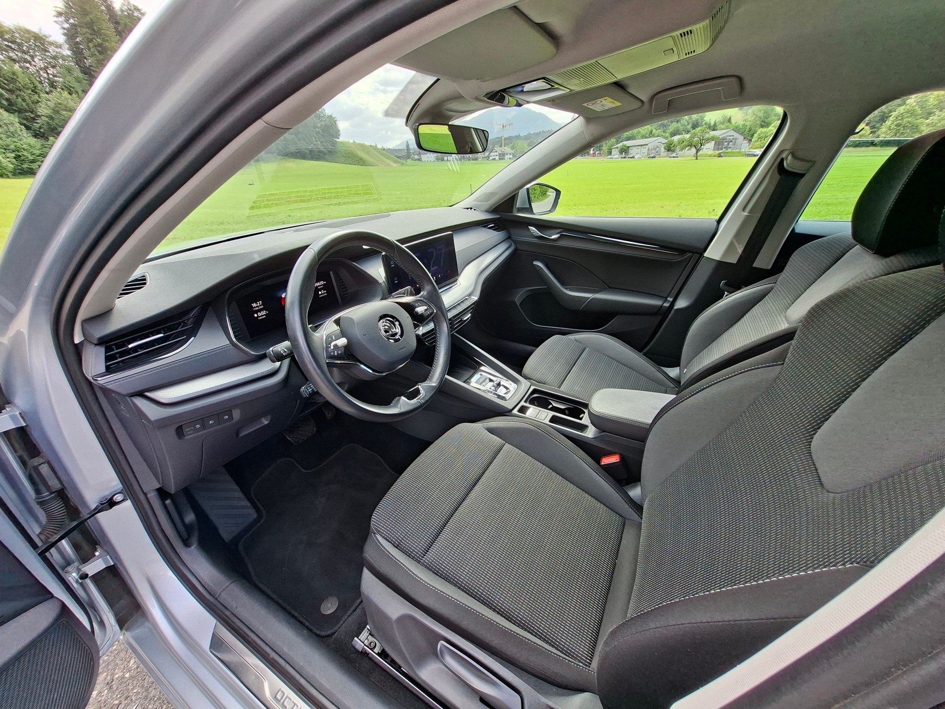 SKODA Octavia Combi 2.0 TDI DSG Ambition *frisch ab MFK*-image-7