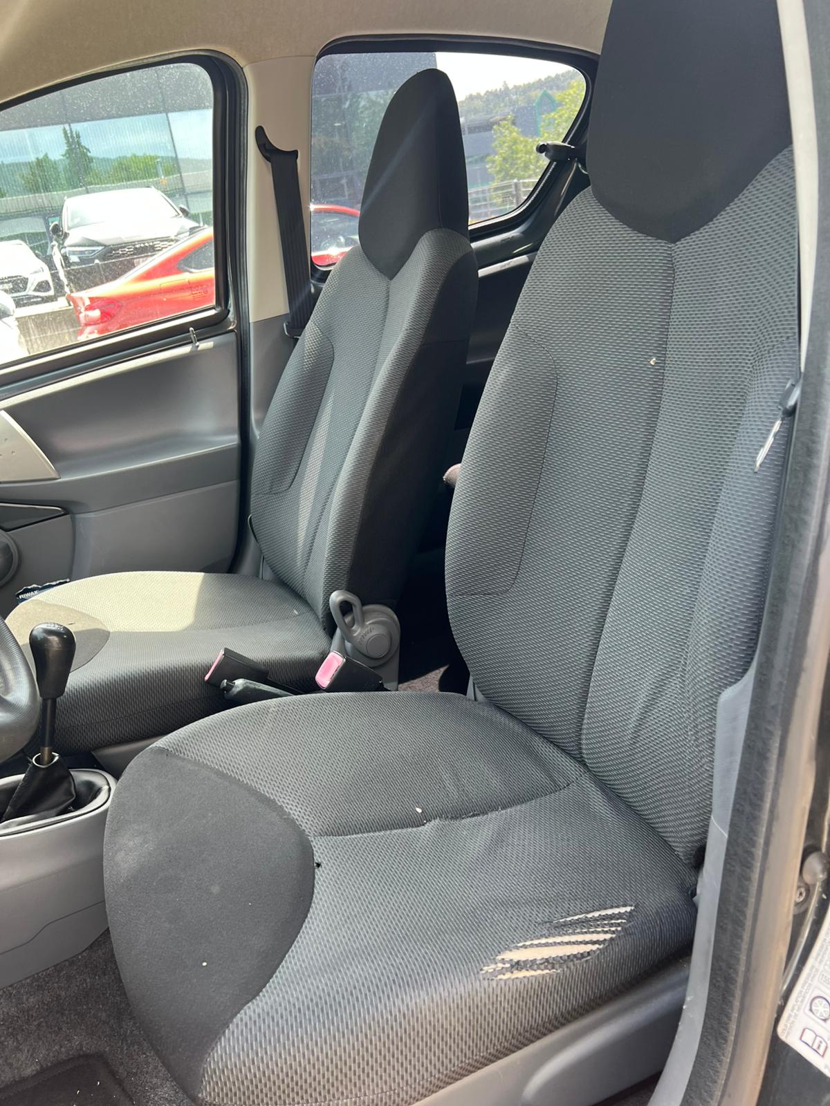 TOYOTA Aygo 1.0 Linea Terra-image-11