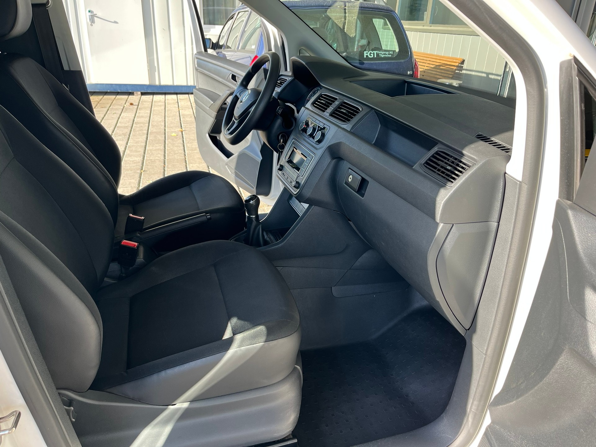 VW Caddy 1.4TGI BlueMotion Technology-image-8
