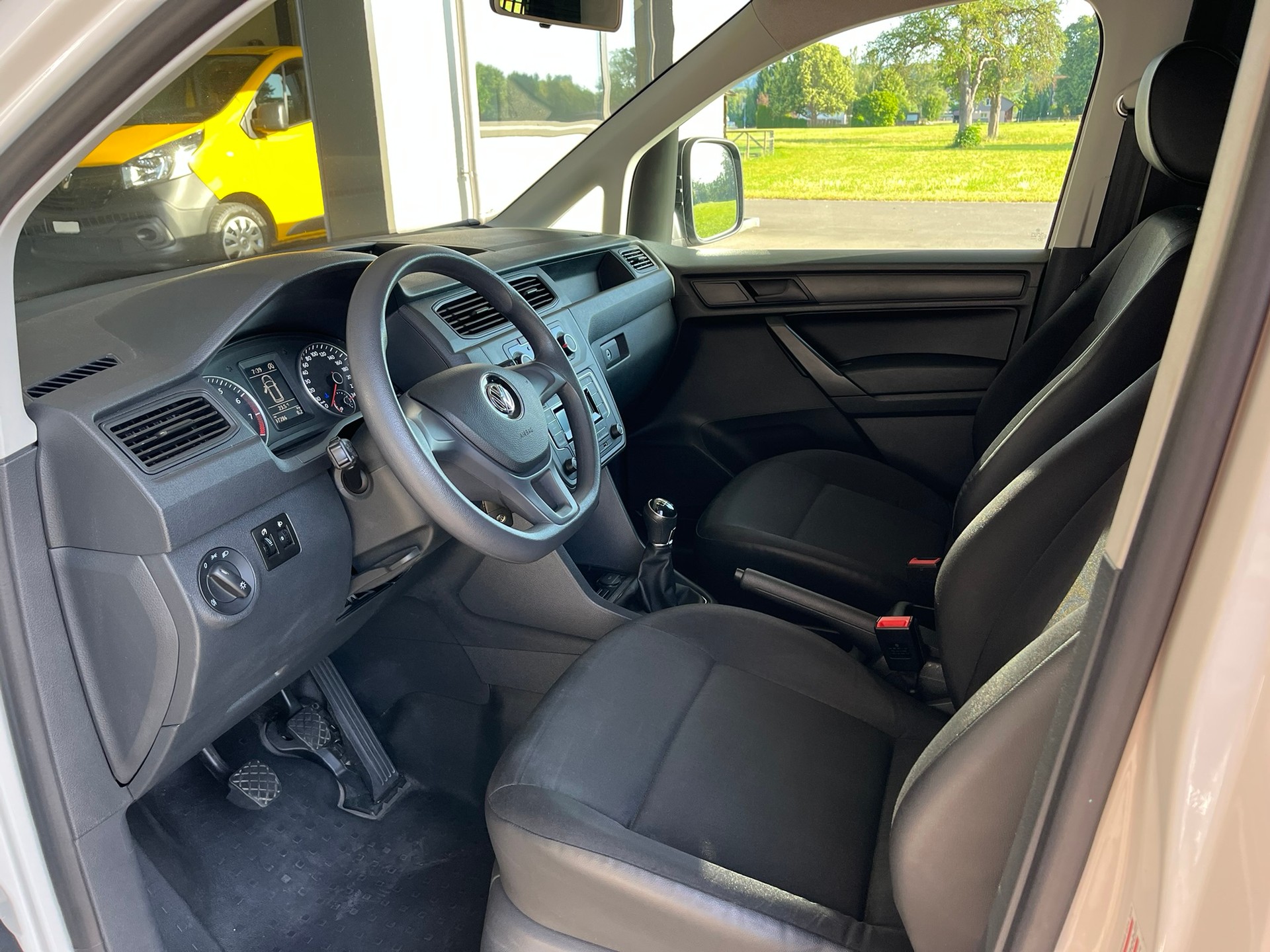 VW Caddy 1.4TGI BlueMotion Technology-image-7