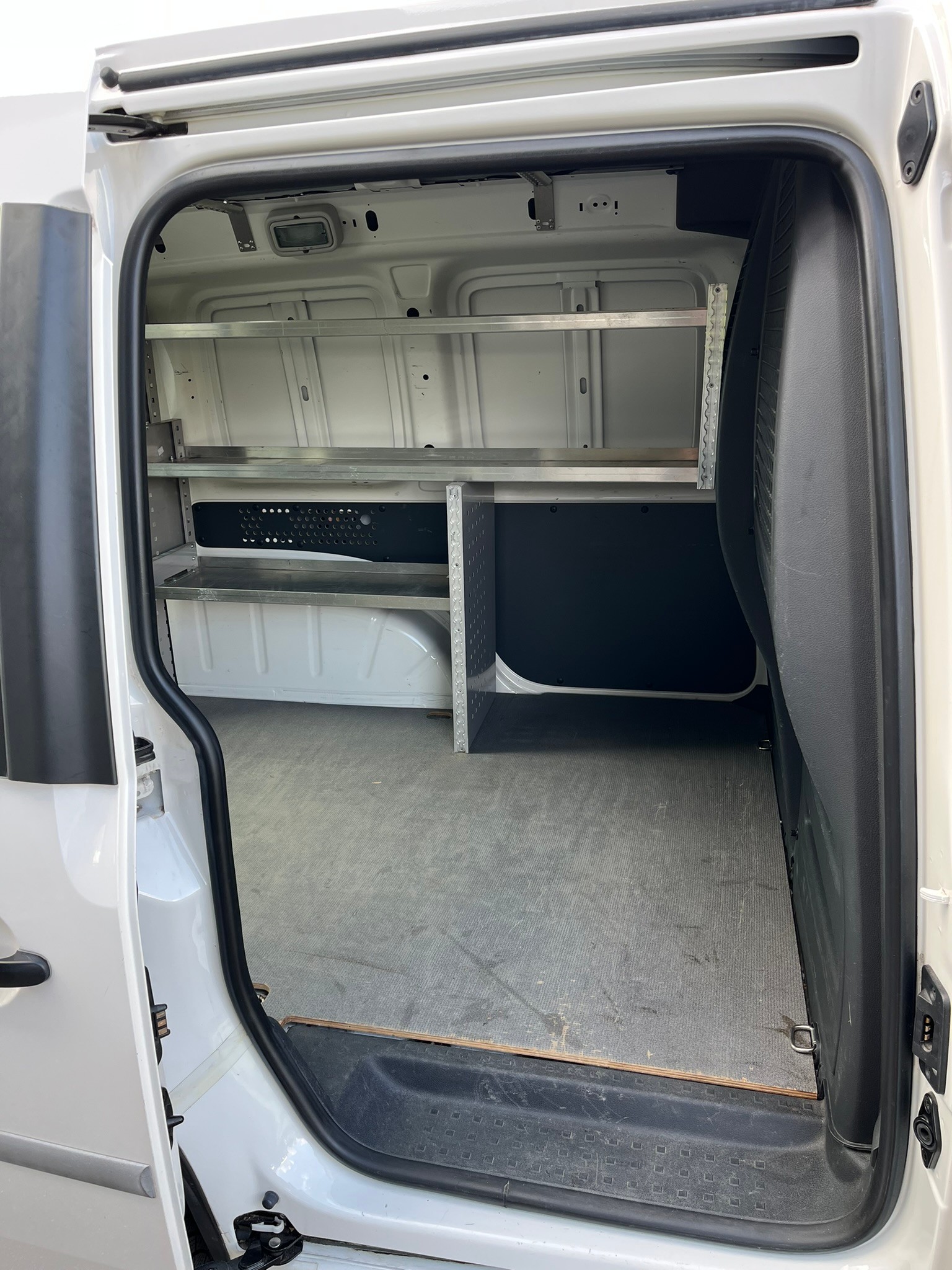 VW Caddy 1.4TGI BlueMotion Technology-image-5