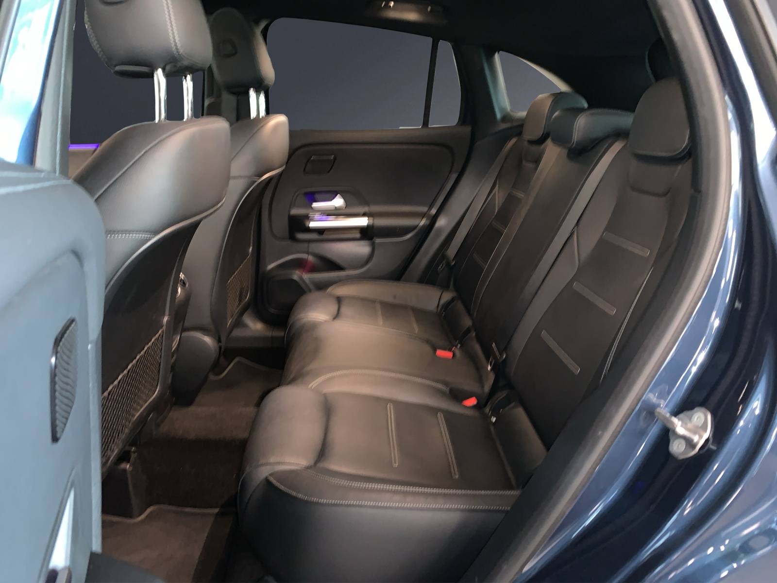 MERCEDES-BENZ GLA 250 AMG Line 4Matic-image-12