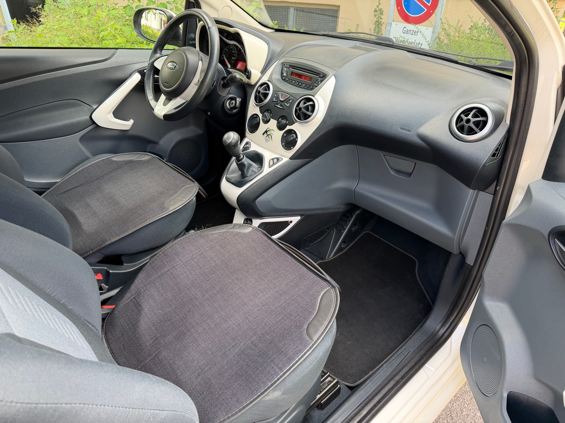 FORD KA 1.25 Titanium-image-11