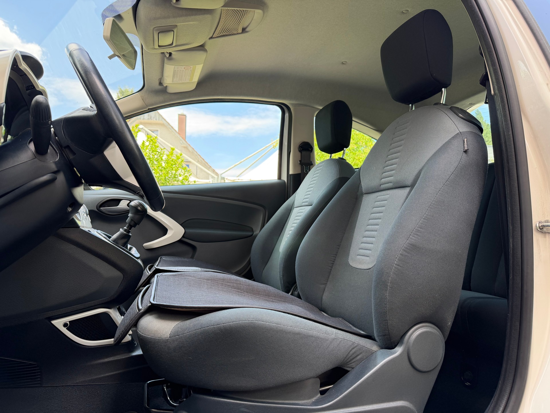 FORD KA 1.25 Titanium-image-10