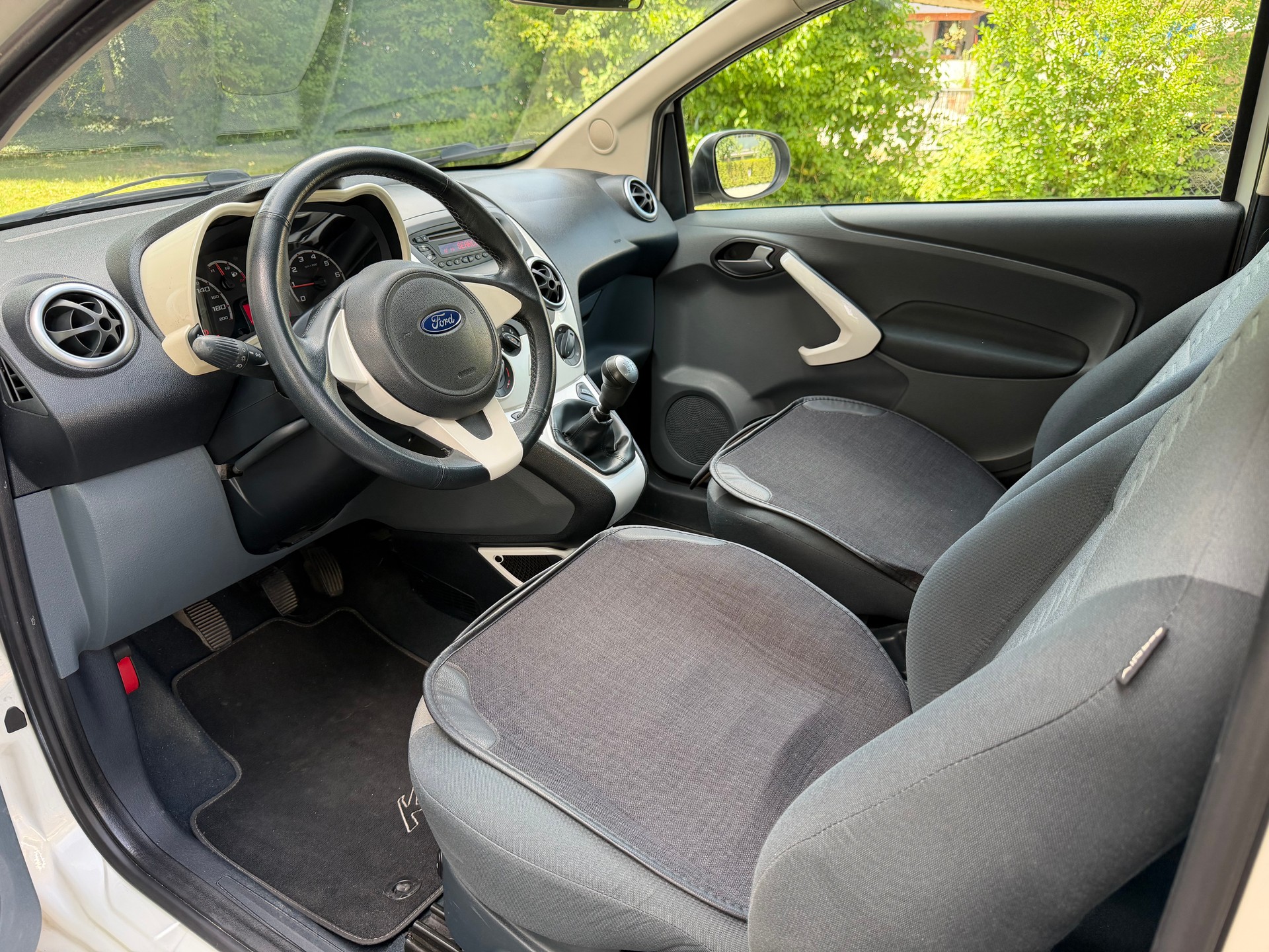 FORD KA 1.25 Titanium-image-8