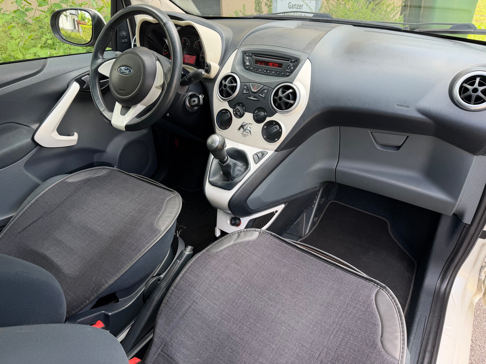 FORD KA 1.25 Titanium-image-12