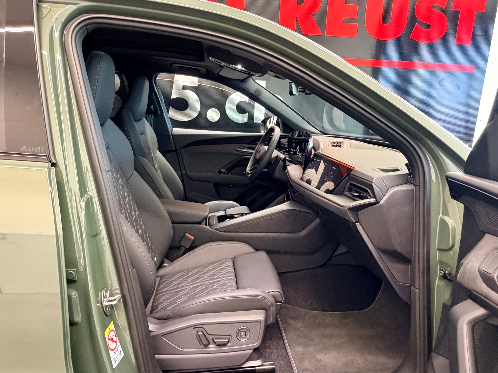 AUDI SQ5 TFSI quattro S-tronic-image-25