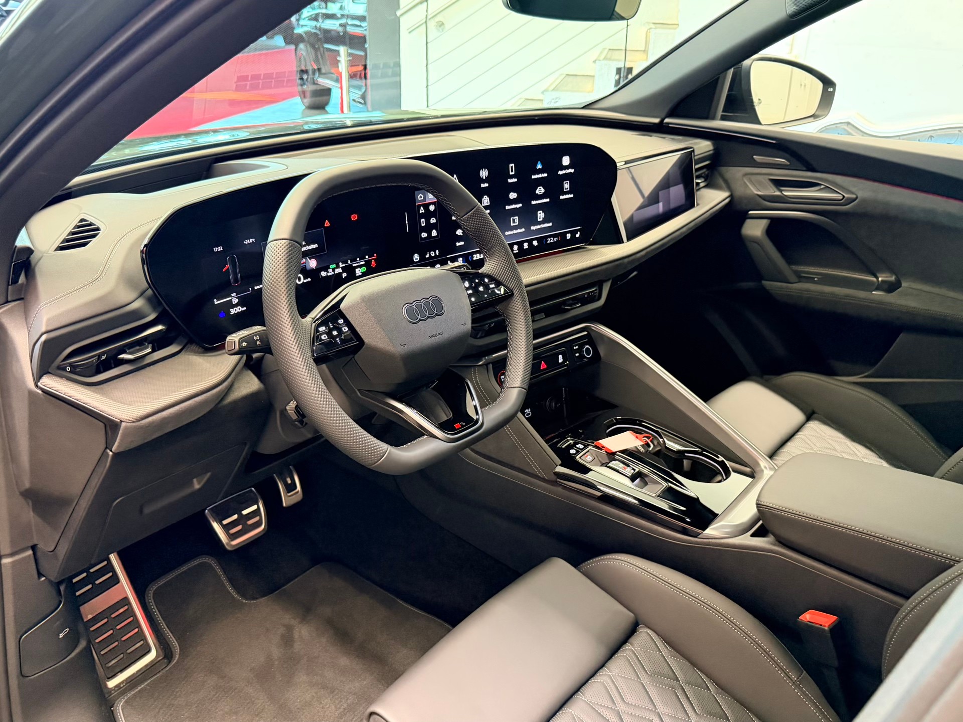AUDI SQ5 TFSI quattro S-tronic-image-12