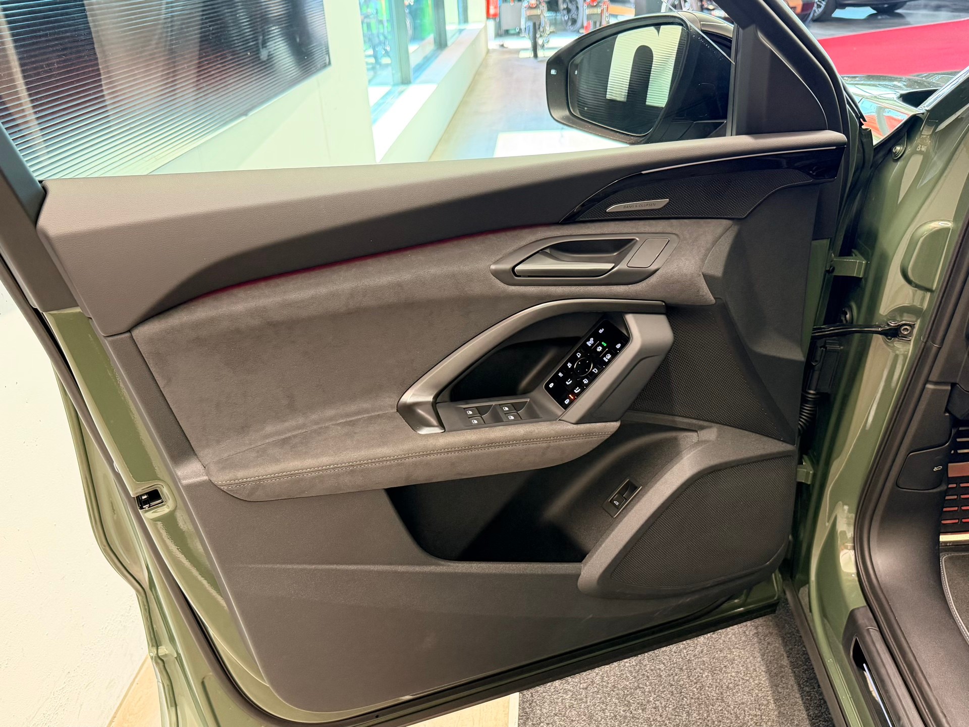 AUDI SQ5 TFSI quattro S-tronic-image-13