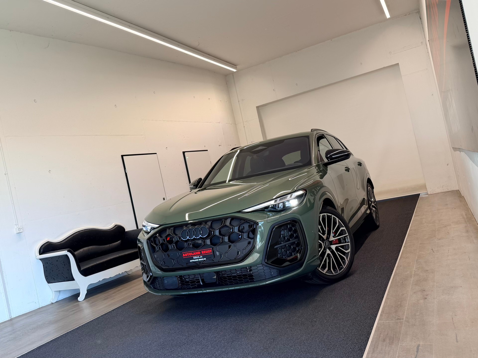 AUDI SQ5 TFSI quattro S-tronic-image-4