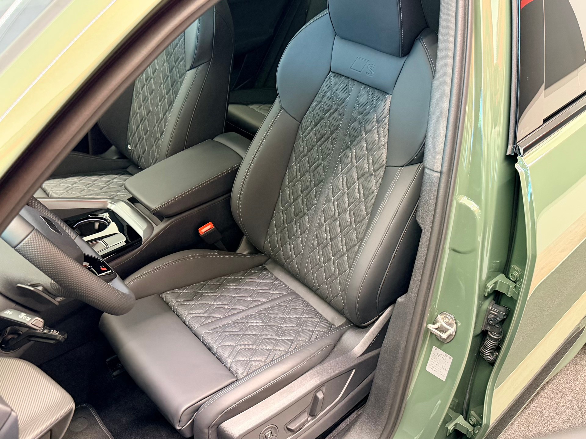 AUDI SQ5 TFSI quattro S-tronic-image-18