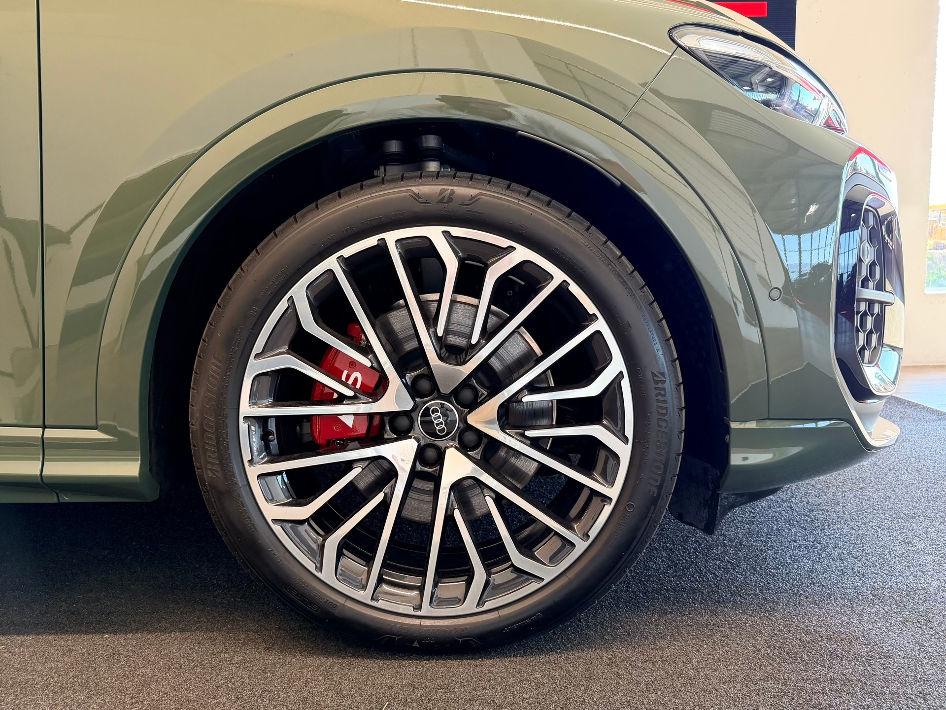AUDI SQ5 TFSI quattro S-tronic-image-6