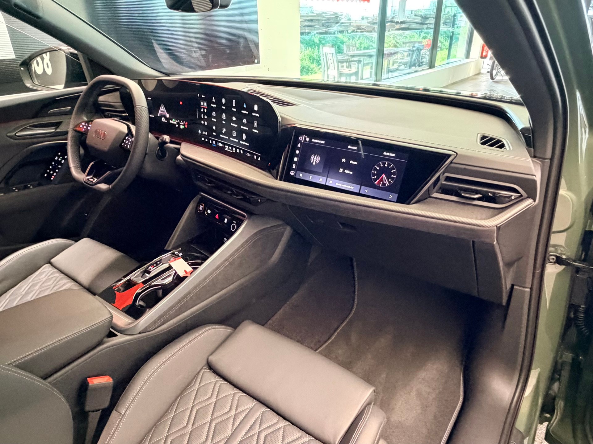 AUDI SQ5 TFSI quattro S-tronic-image-23