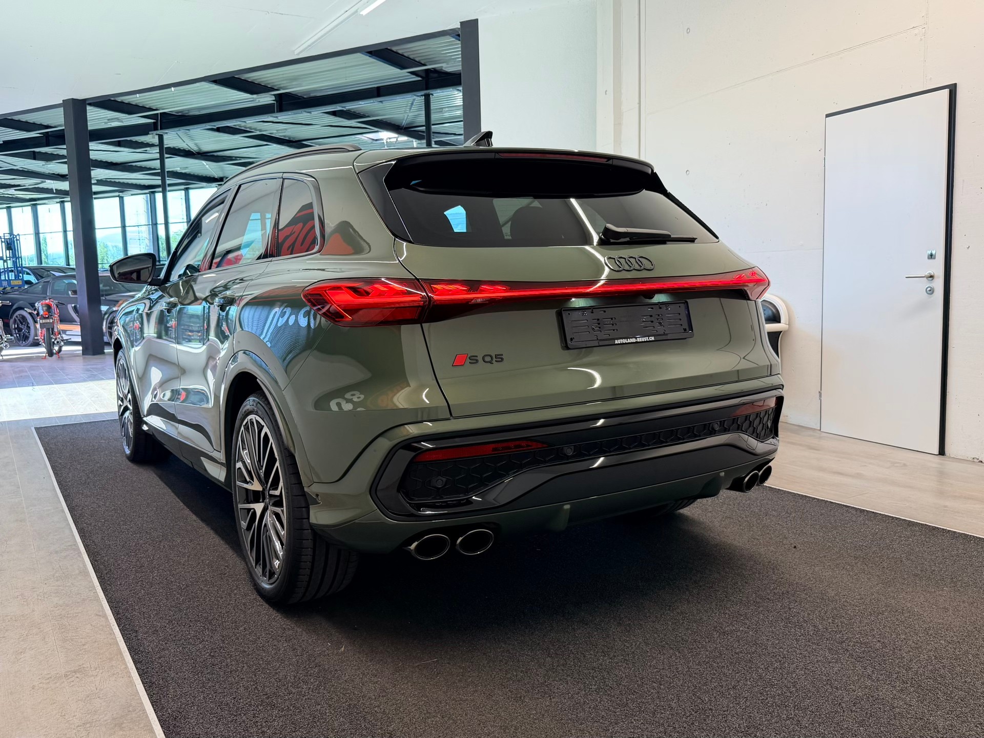 AUDI SQ5 TFSI quattro S-tronic-image-8