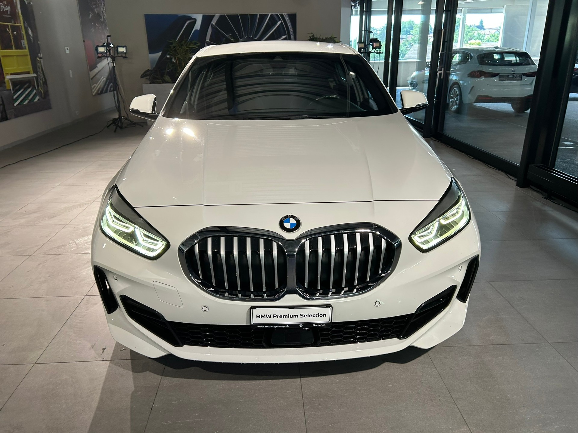 BMW 120i Pure M Sport Steptronic-image-3